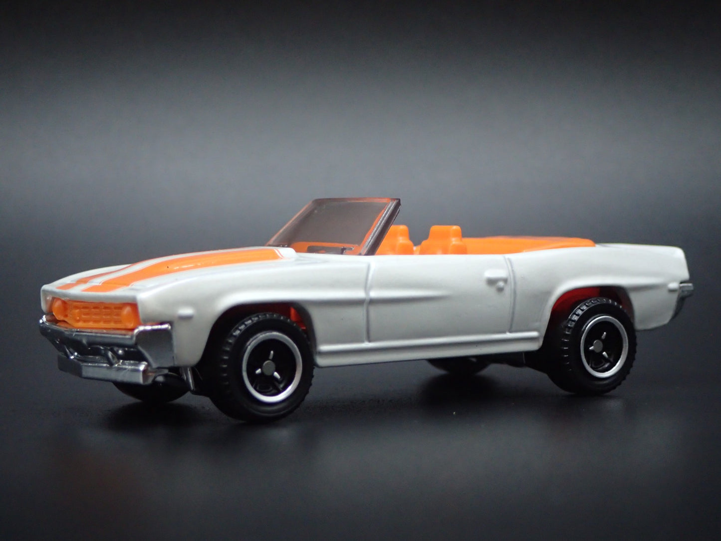 1969 69 CHEVY CHEVROLET CAMARO SS 396 CONVERTIBLE 1/64 SCALE DIECAST MODEL CAR
