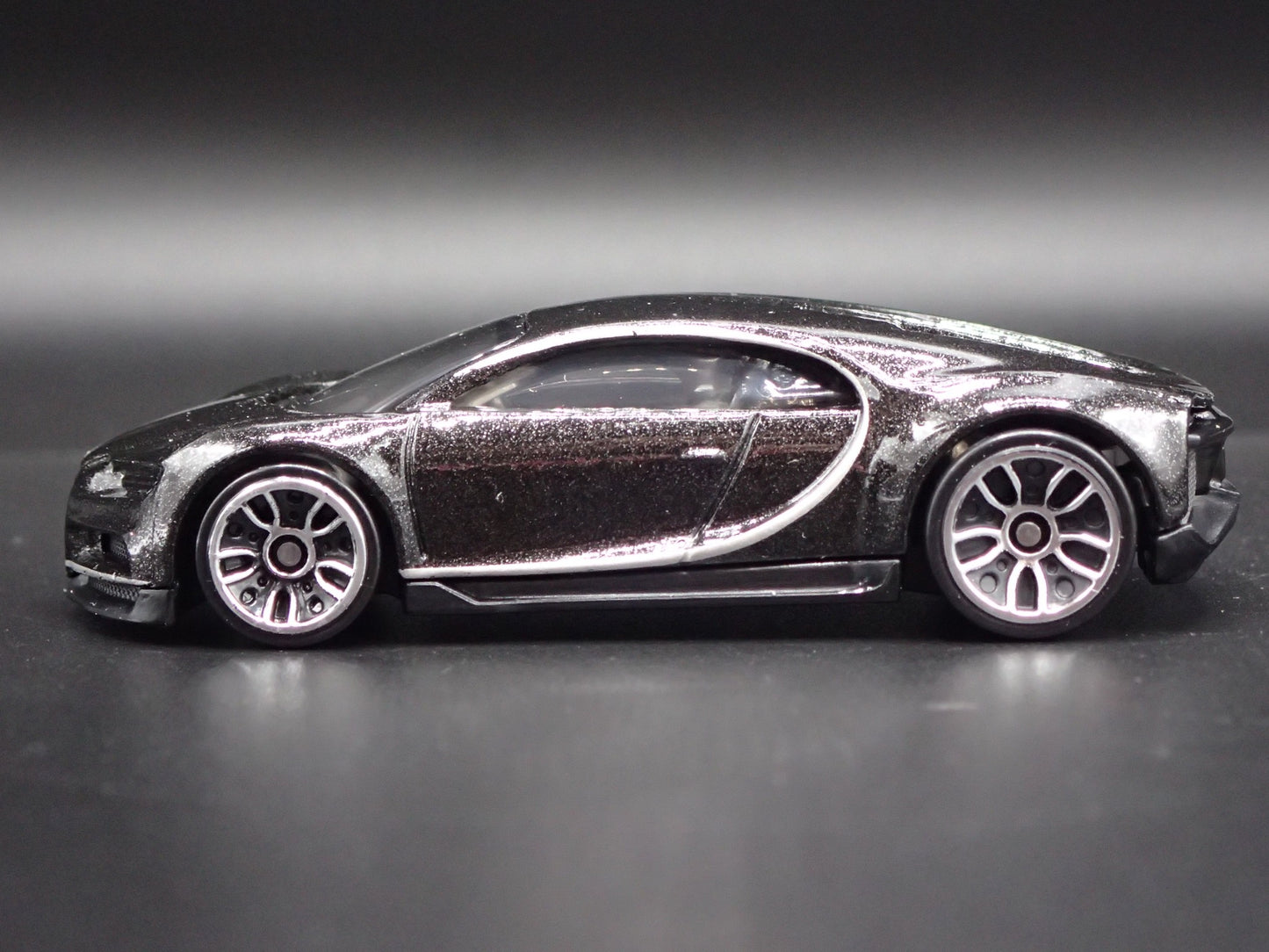 2016-2024 BUGATTI CHIRON SUPER CAR BLACK 1:64 SCALE DIORAMA DIECAST MODEL CAR
