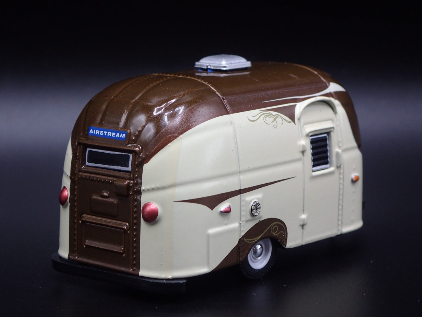 AIRSTREAM 16' BAMBI SPORT TRAILER CAMPER 1/64 SCALE DIORAMA DIECAST MODEL CAR