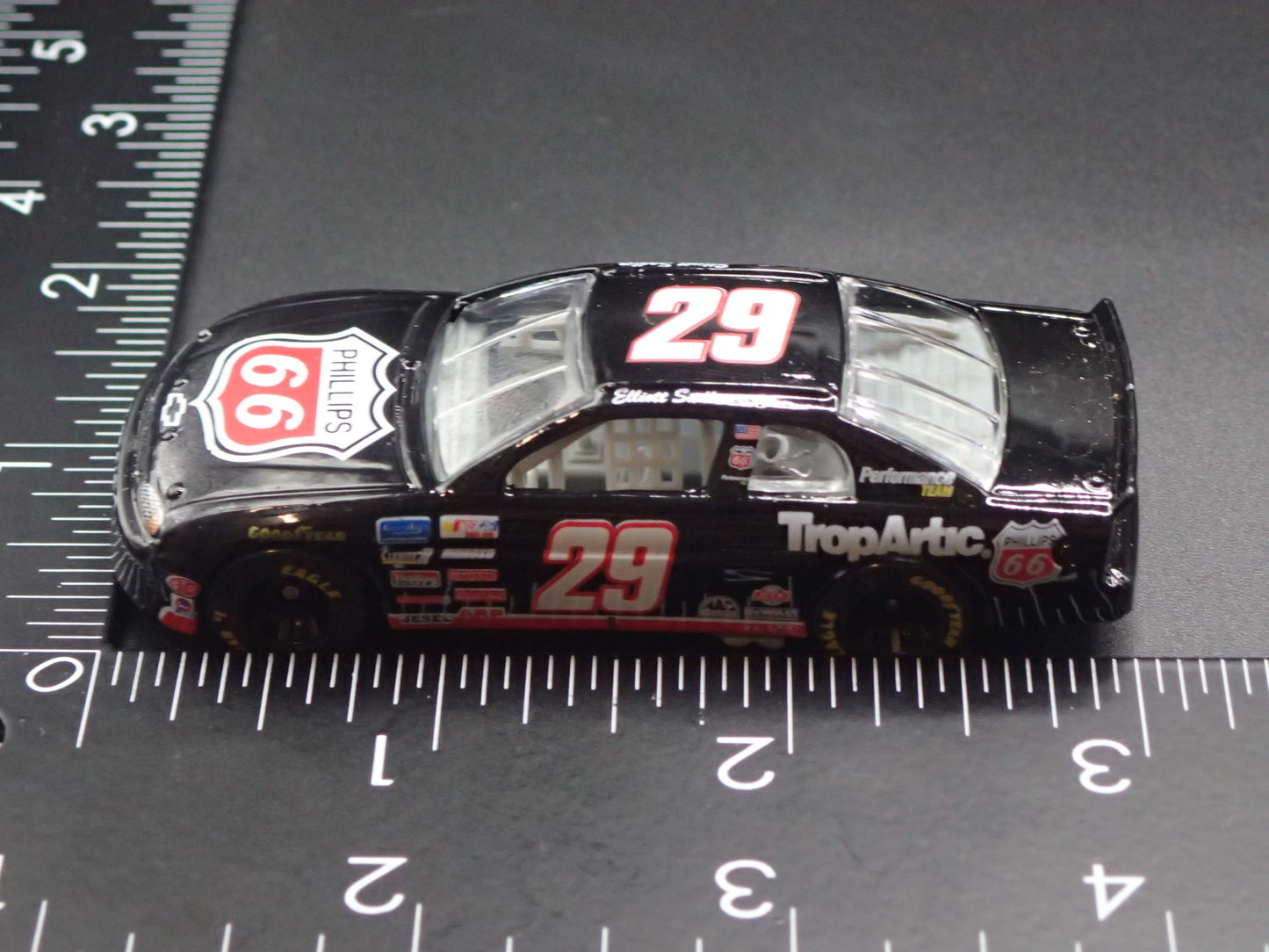 1997 97 CHEVY MONTE CARLO 29 ELLIOT SADLER NASCAR 1:64 SCALE DIECAST MODEL CAR