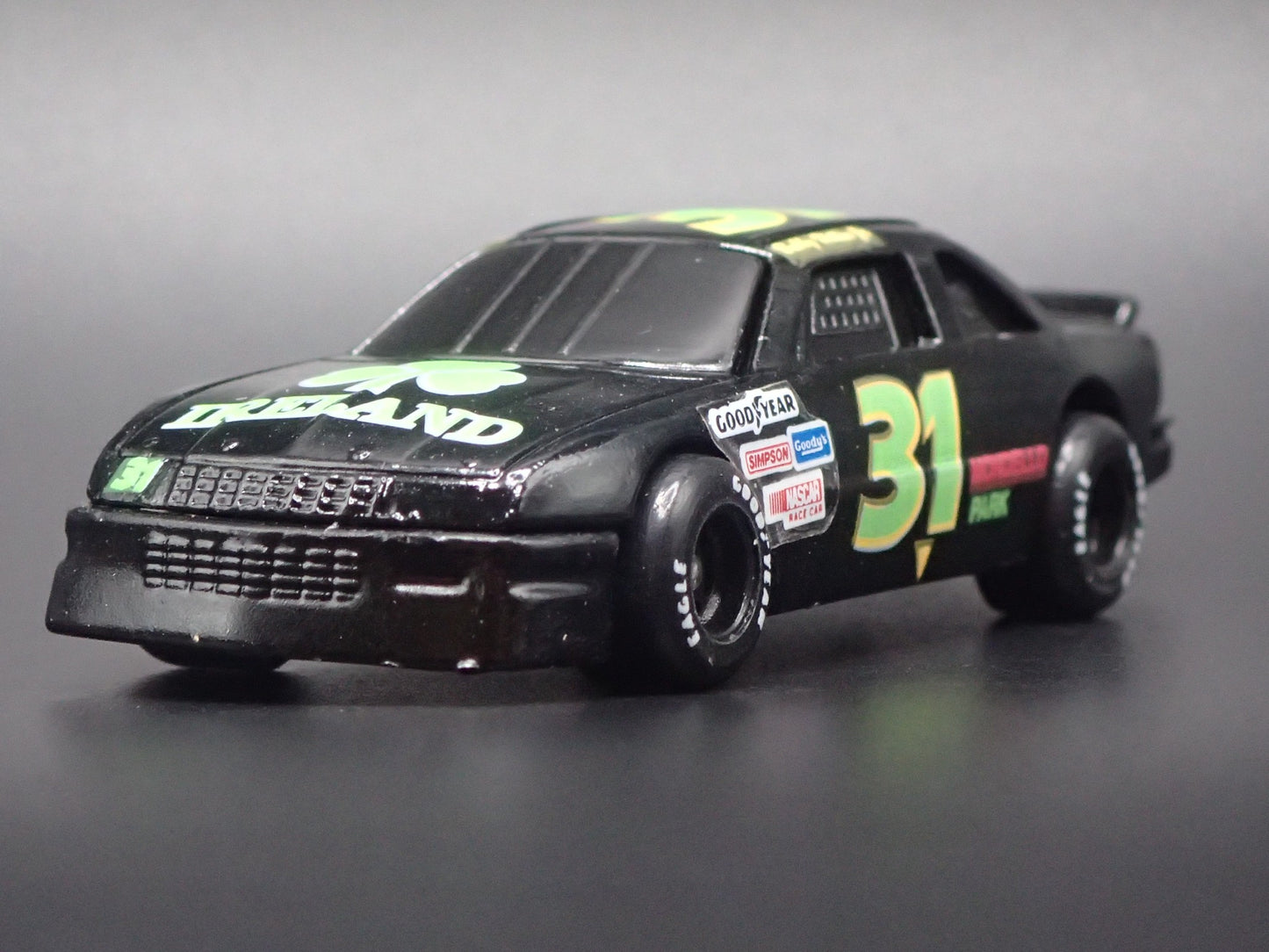 1992 92 CHEVY LUMINA #31 BOBBY HILLIN JR NASCAR 1:64 SCALE DIECAST MODEL CAR