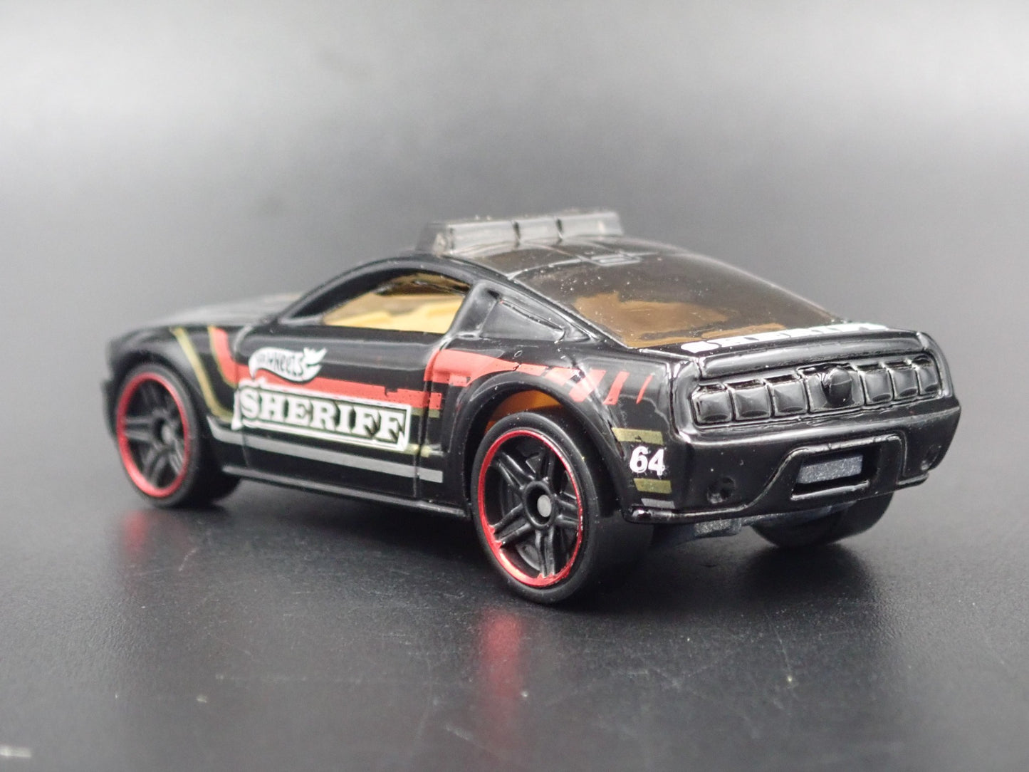 2005 05 FORD MUSTANG GT CONCEPT SHERIFF 1:64 SCALE DIORAMA DIECAST MODEL CAR