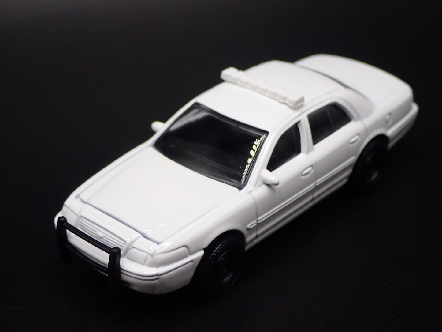 1998-2009 FORD CROWN VICTORIA POLICE INTERCEPTOR 1:64 SCALE DIECAST MODEL CAR