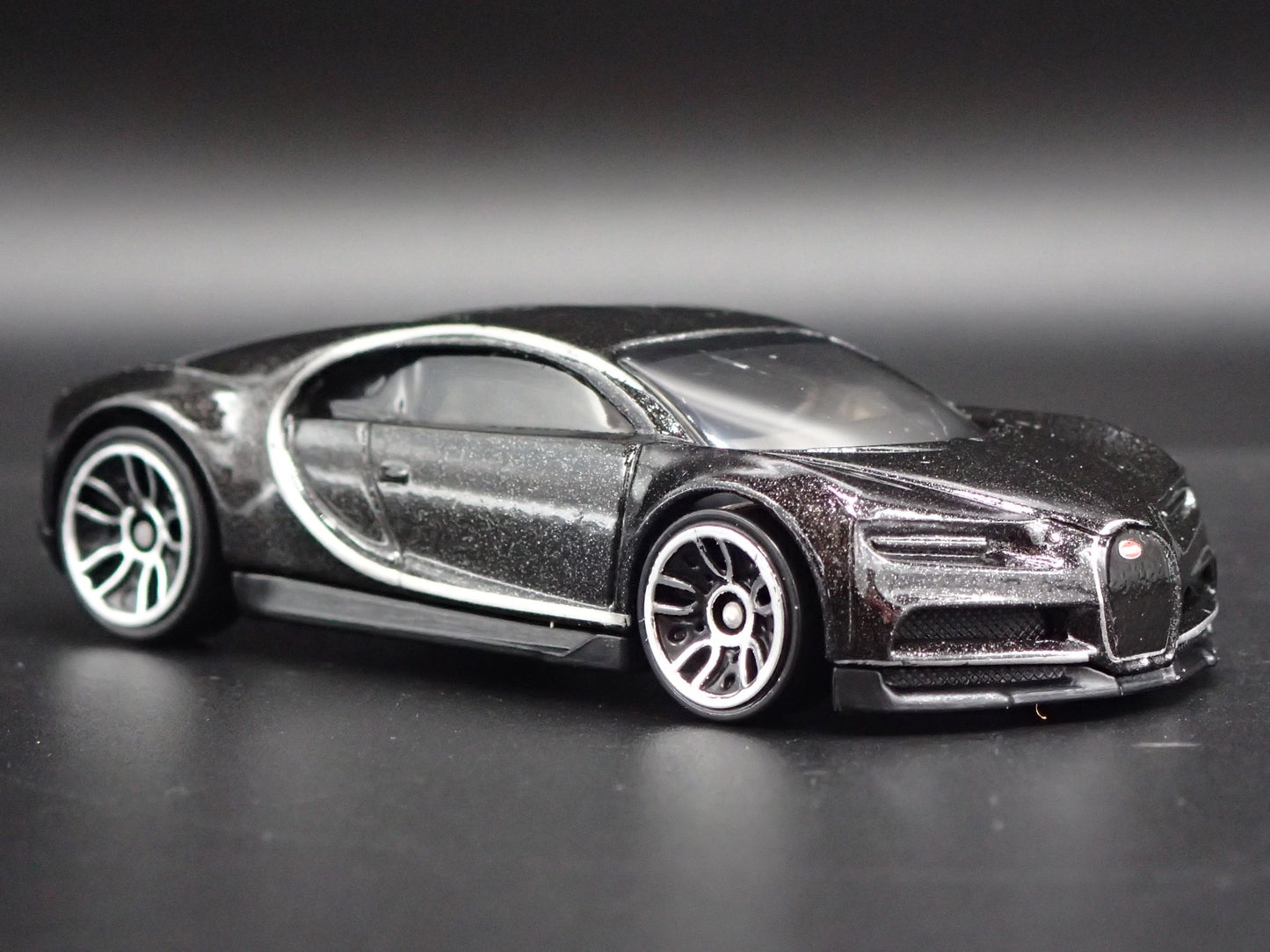 2016-2024 BUGATTI CHIRON SUPER CAR BLACK 1:64 SCALE DIORAMA DIECAST MODEL CAR