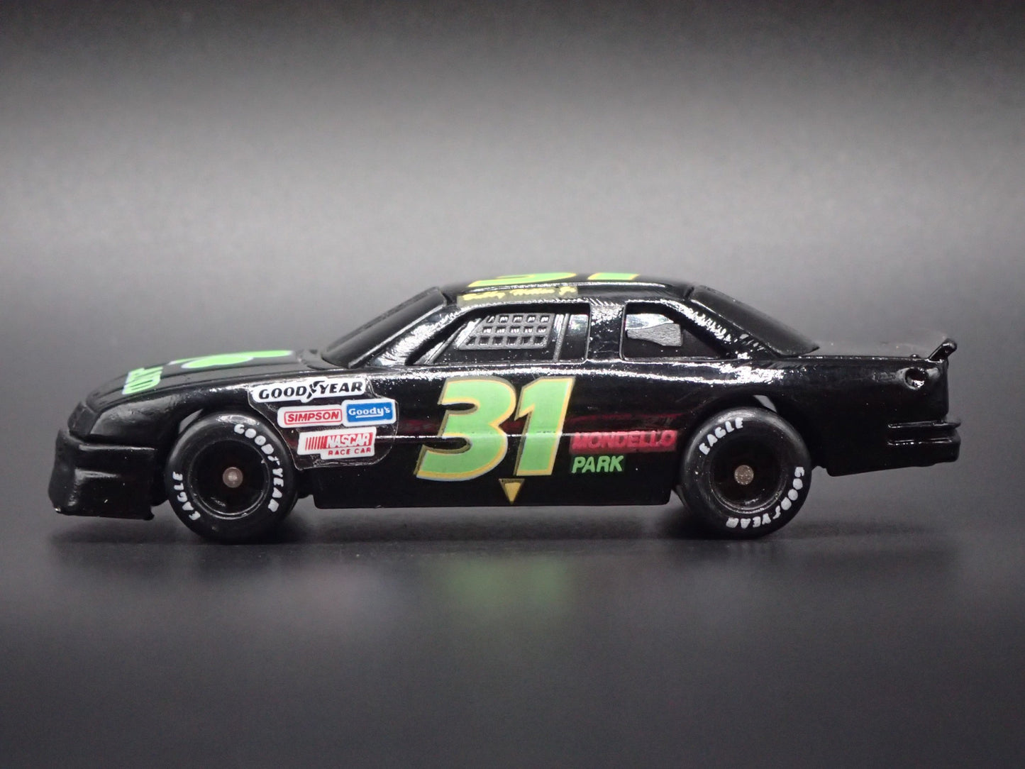 1992 92 CHEVY LUMINA #31 BOBBY HILLIN JR NASCAR 1:64 SCALE DIECAST MODEL CAR