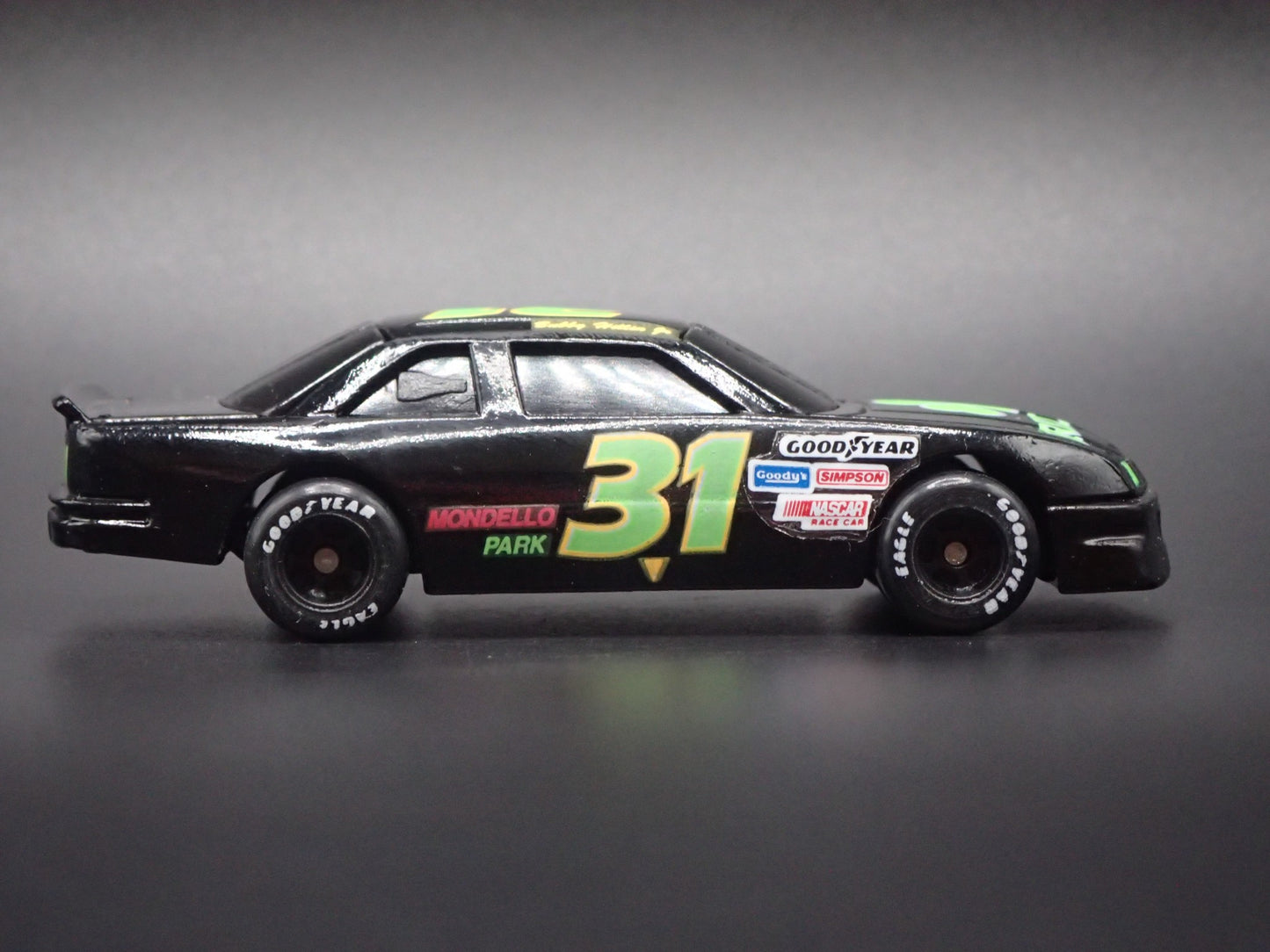 1992 92 CHEVY LUMINA #31 BOBBY HILLIN JR NASCAR 1:64 SCALE DIECAST MODEL CAR