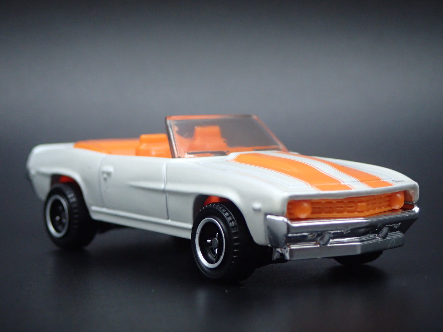 1969 69 CHEVY CHEVROLET CAMARO SS 396 CONVERTIBLE 1/64 SCALE DIECAST MODEL CAR
