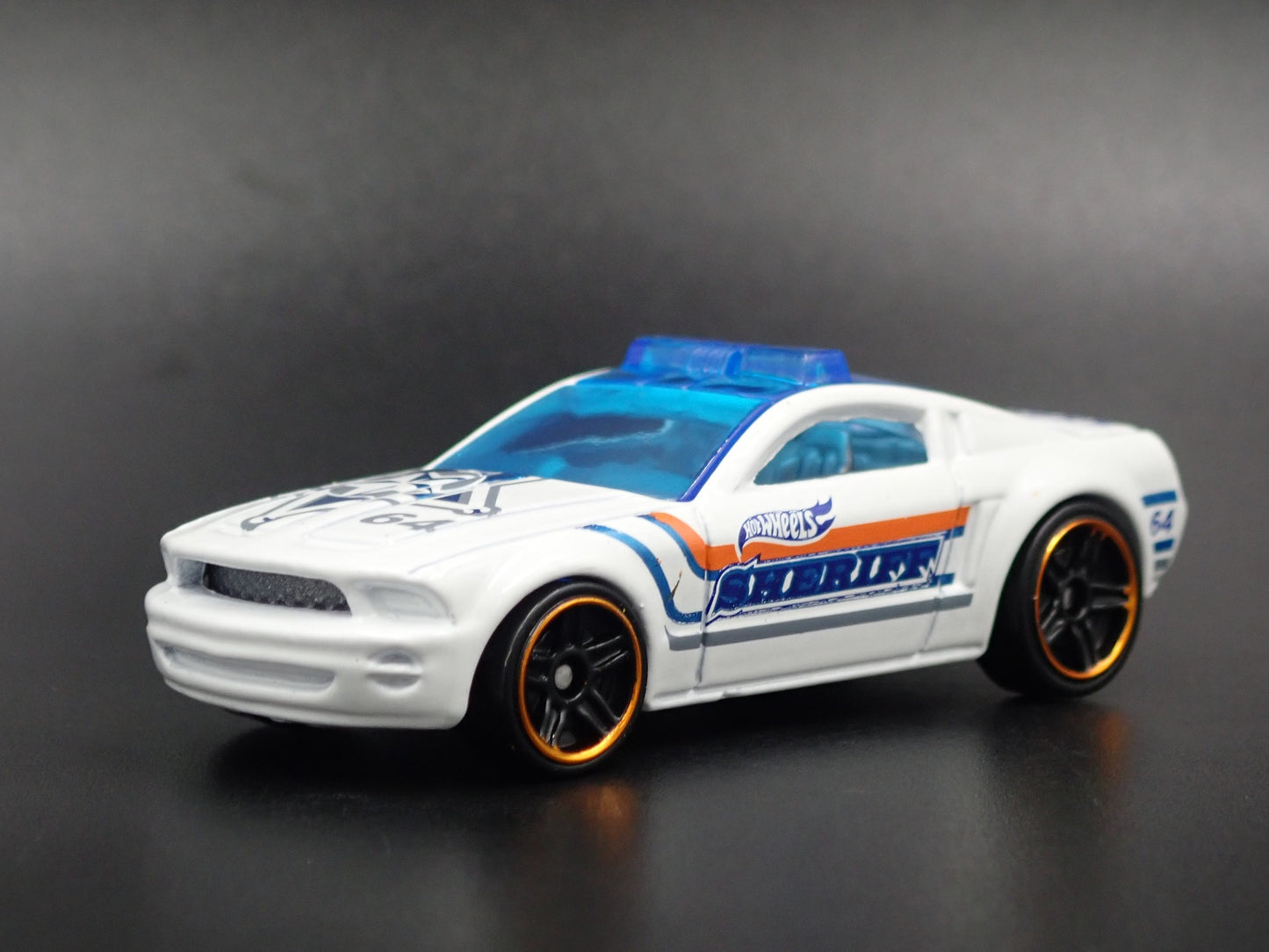 2005 05 FORD MUSTANG GT CONCEPT SHERIFF 1:64 SCALE DIORAMA DIECAST MODEL CAR