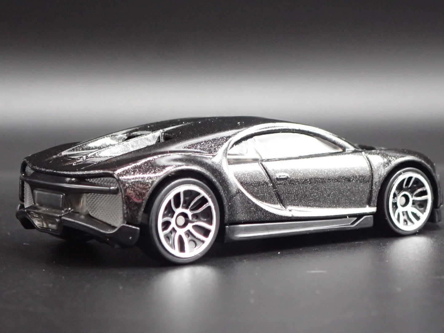 2016-2024 BUGATTI CHIRON SUPER CAR BLACK 1:64 SCALE DIORAMA DIECAST MODEL CAR