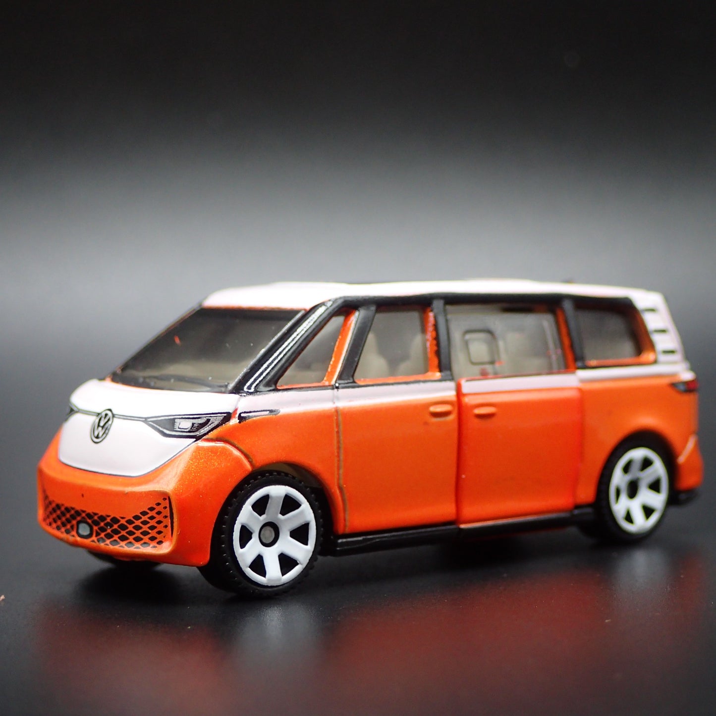 2025 2026 VW VOLKSWAGEN ID BUZZ ELECTRIC CAR ORANGE 1:64 SCALE DIECAST MODEL CAR