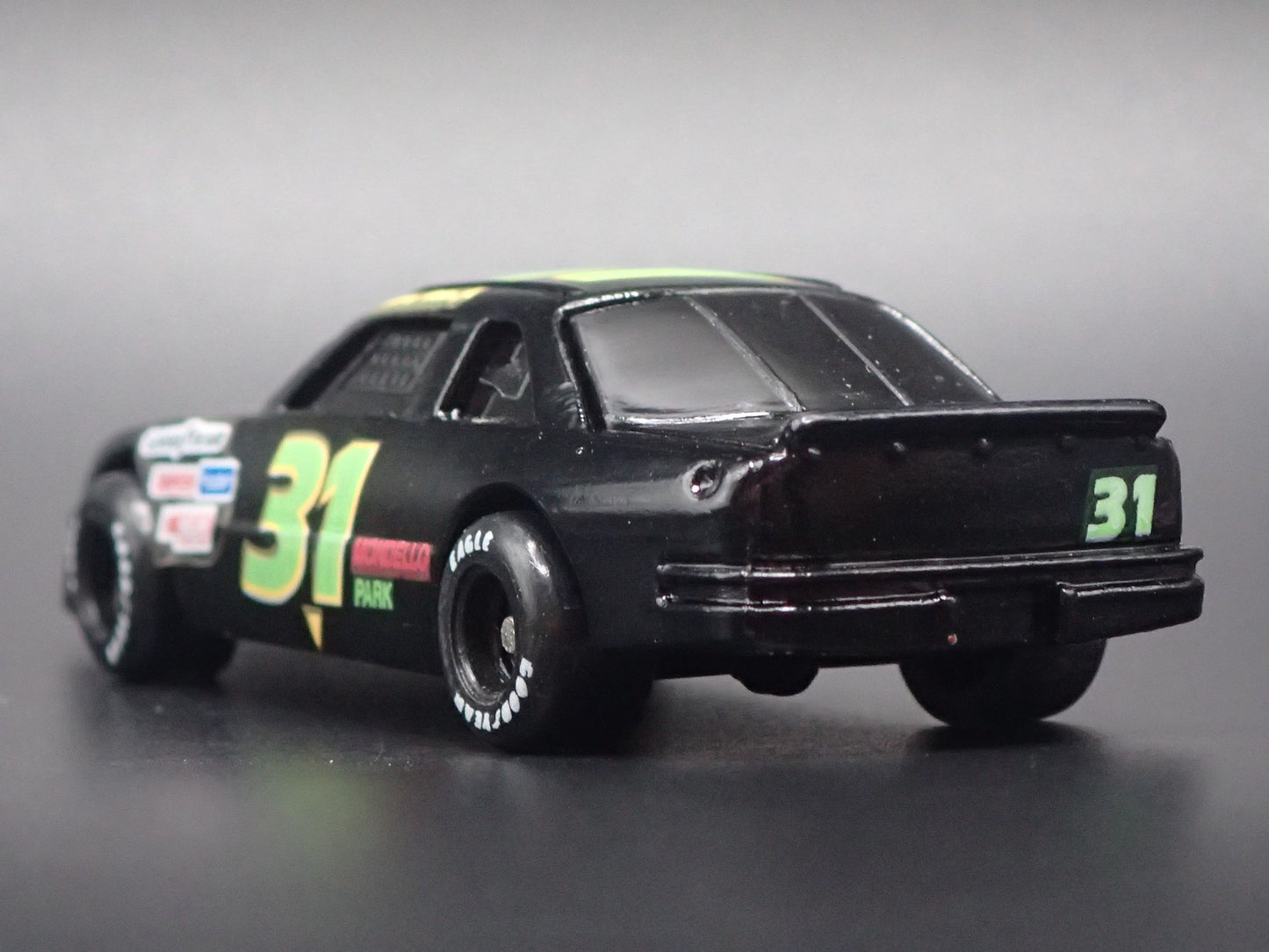 1992 92 CHEVY LUMINA #31 BOBBY HILLIN JR NASCAR 1:64 SCALE DIECAST MODEL CAR