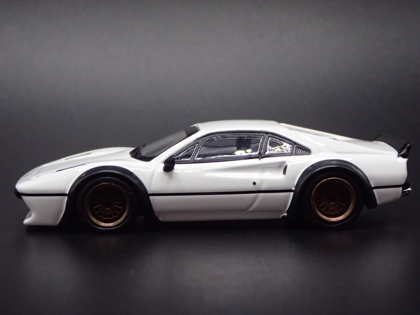 FERRARI 308 GTB LBWK LIBERTY WALK WHITE 1:64 SCALE DIORAMA DIECAST MODEL CAR