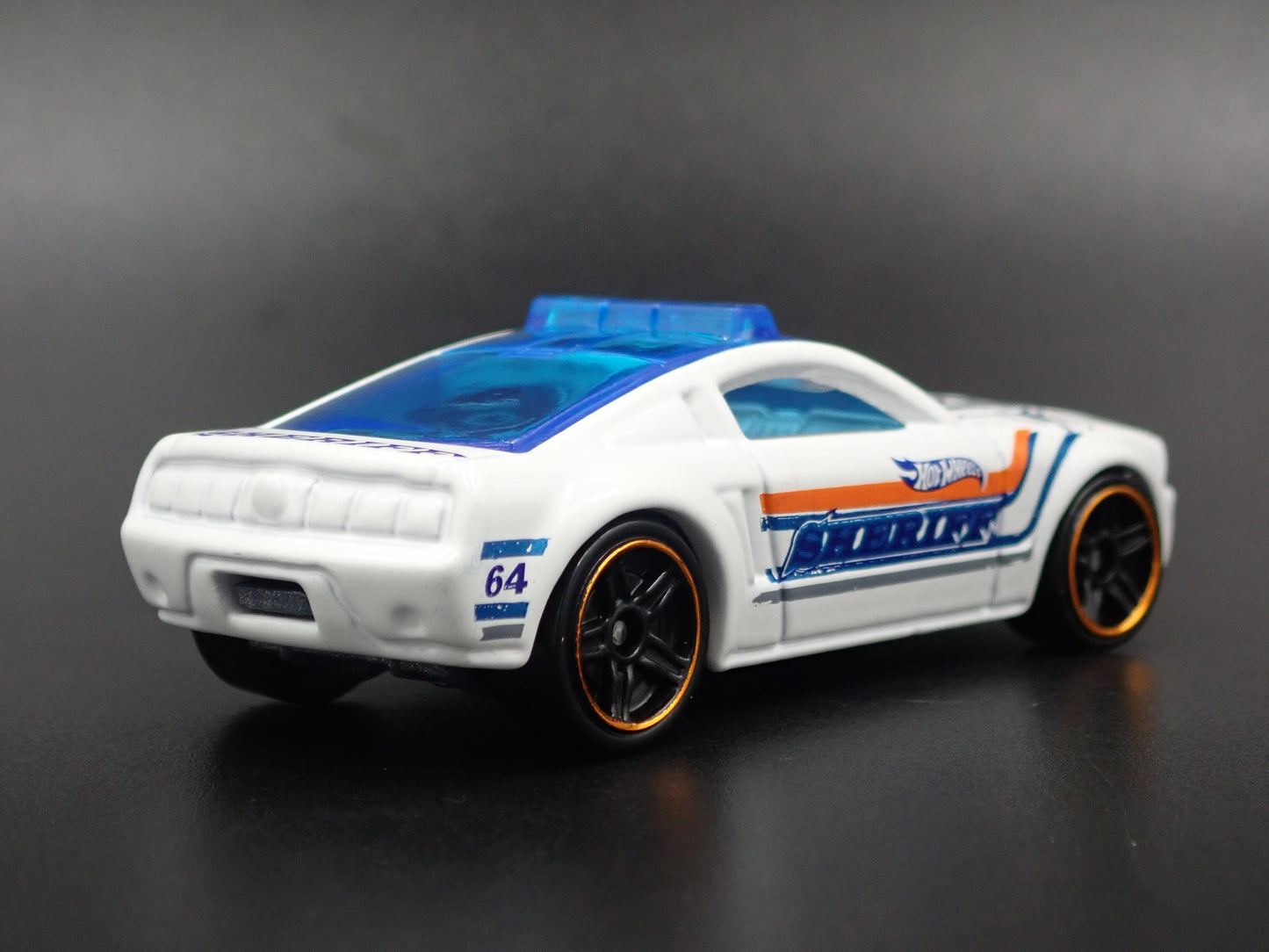 2005 05 FORD MUSTANG GT CONCEPT SHERIFF 1:64 SCALE DIORAMA DIECAST MODEL CAR