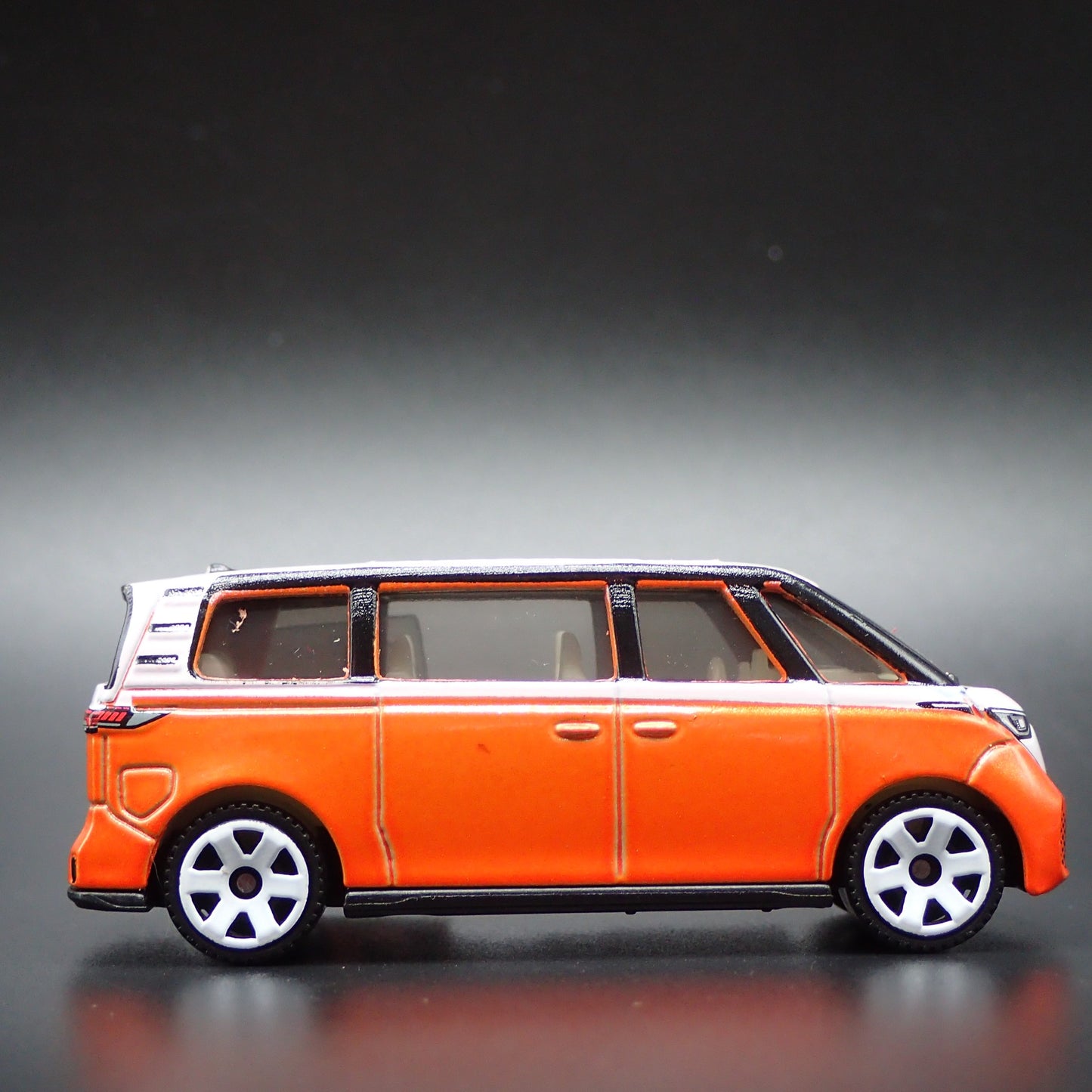 2025 2026 VW VOLKSWAGEN ID BUZZ ELECTRIC CAR ORANGE 1:64 SCALE DIECAST MODEL CAR