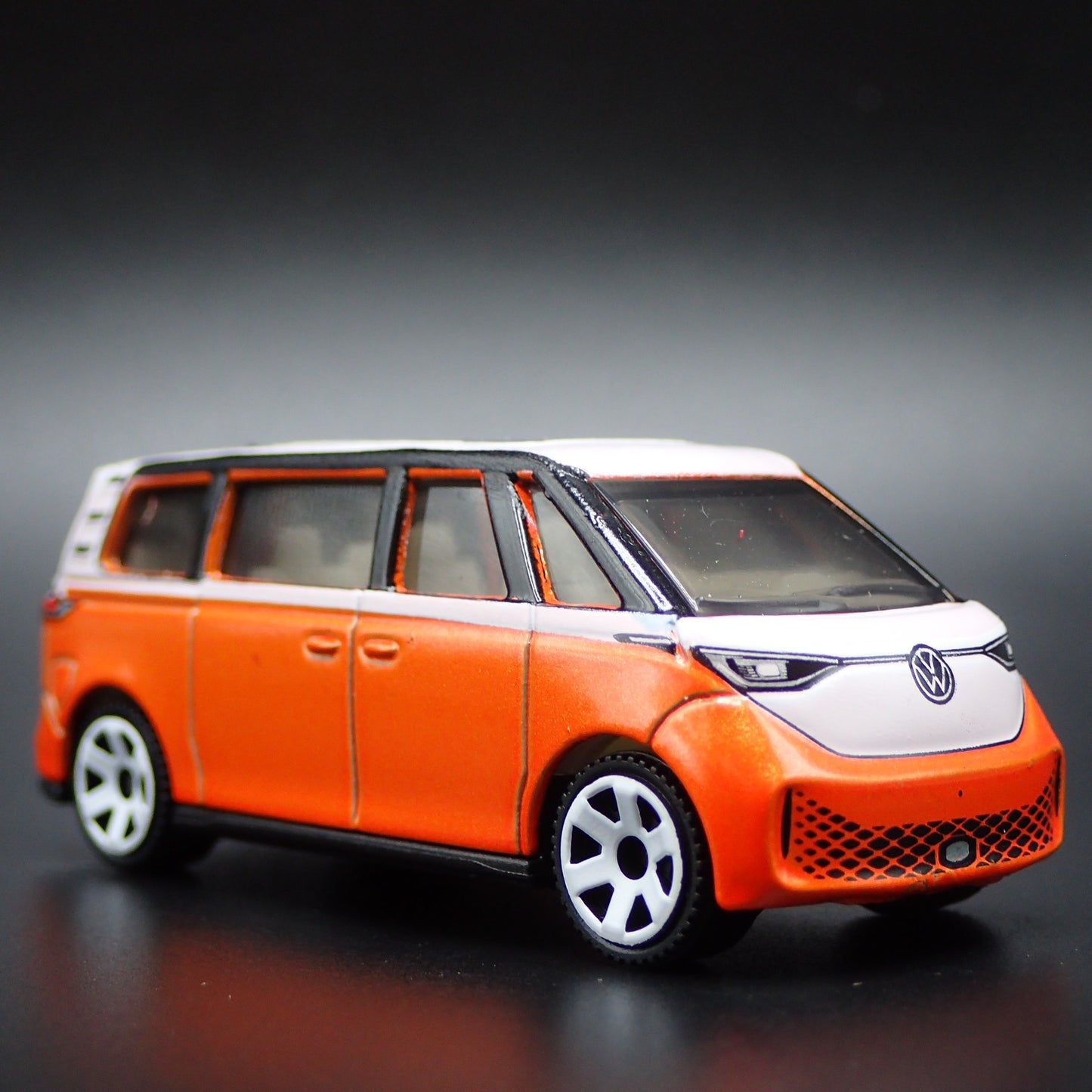 2025 2026 VW VOLKSWAGEN ID BUZZ ELECTRIC CAR ORANGE 1:64 SCALE DIECAST MODEL CAR