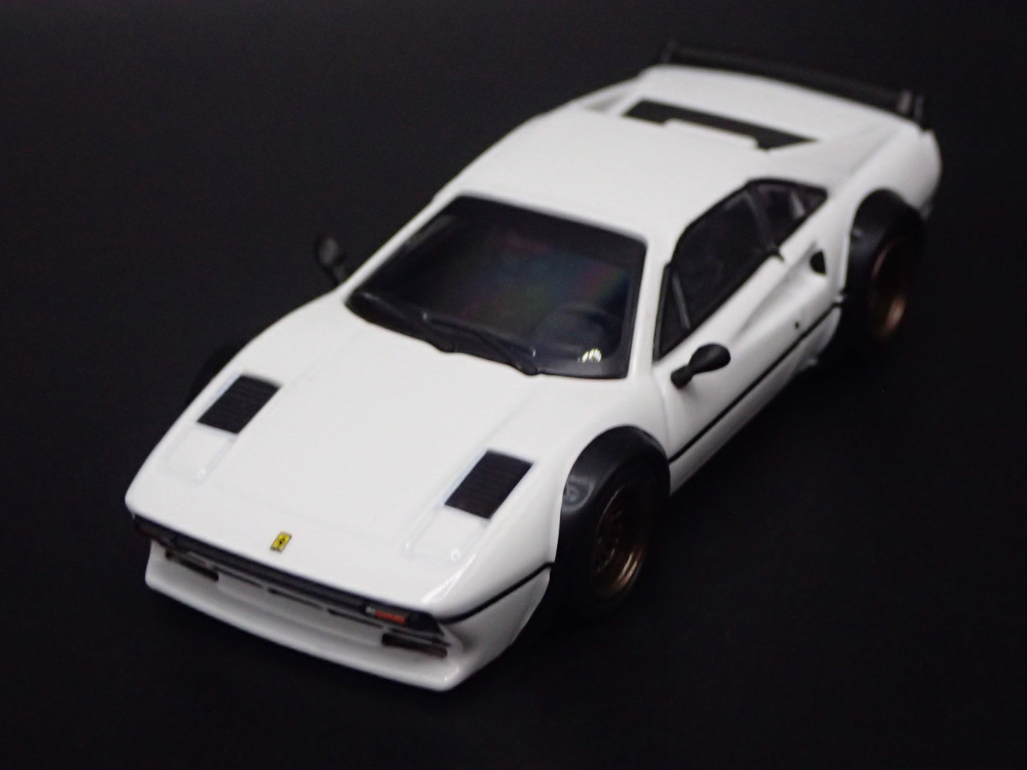 FERRARI 308 GTB LBWK LIBERTY WALK WHITE 1:64 SCALE DIORAMA DIECAST MODEL CAR