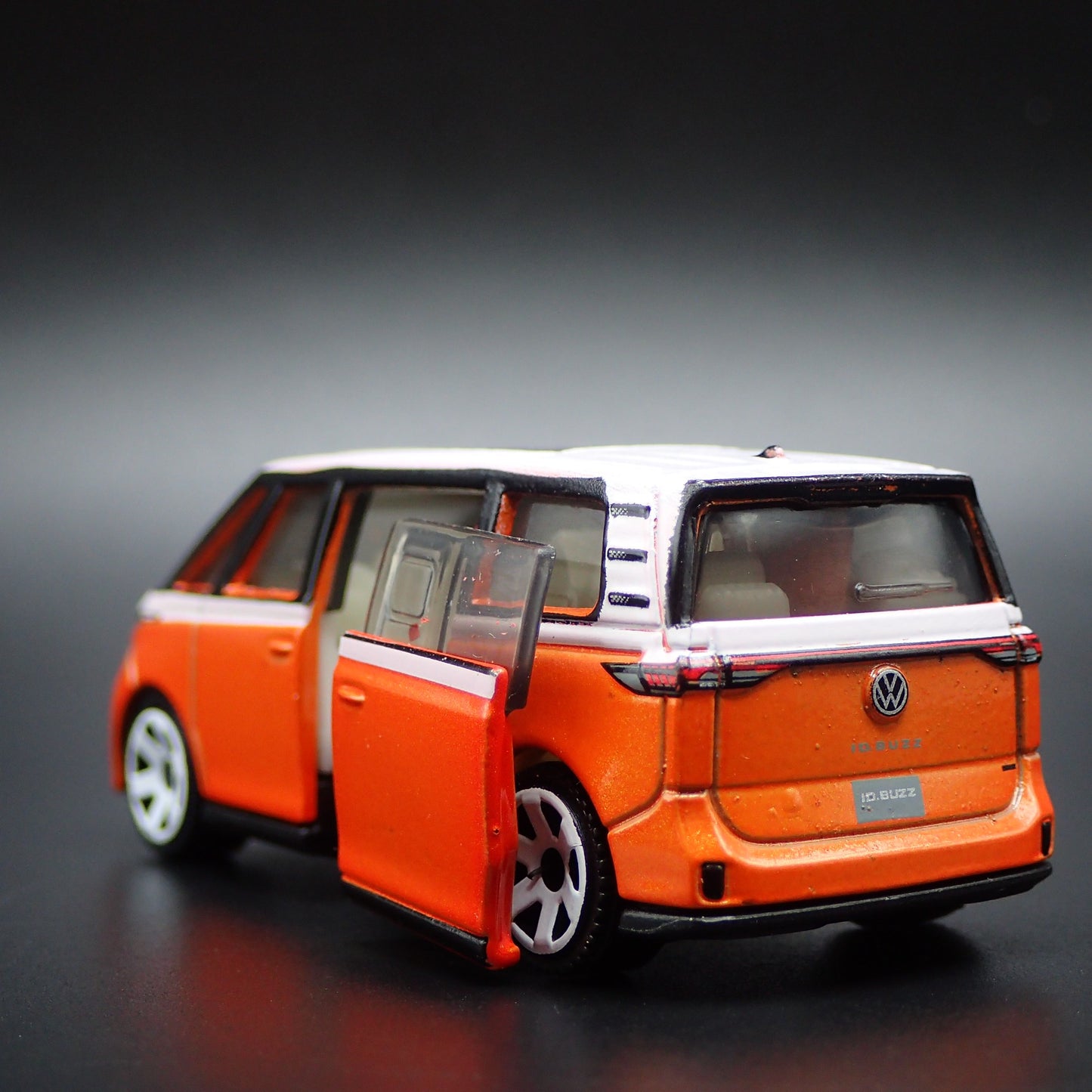 2025 2026 VW VOLKSWAGEN ID BUZZ ELECTRIC CAR ORANGE 1:64 SCALE DIECAST MODEL CAR