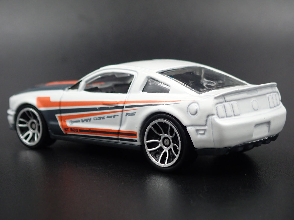2007 FORD MUSTANG SHELBY GT500 RARE 1:64 SCALE COLLECTIBLE DIECAST MODEL CAR-Burning Rubber Toy Company