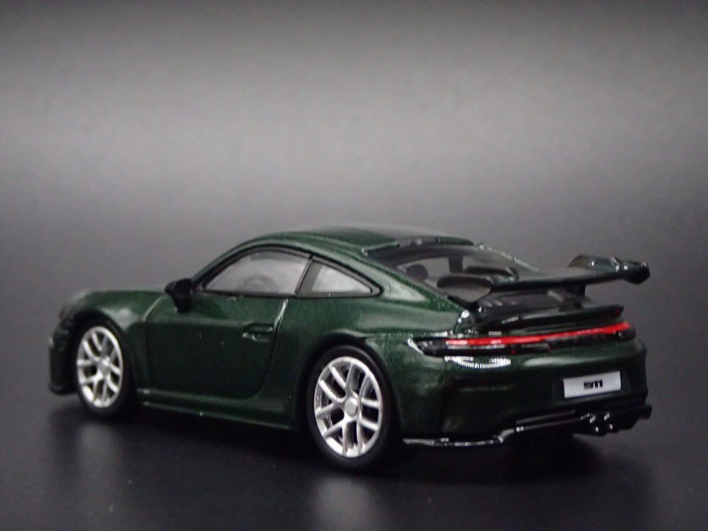 2025-2026 PORSCHE 911 GT3 992.2 GREEN 1:64 SCALE COLLECTIBLE DIECAST MODEL CAR