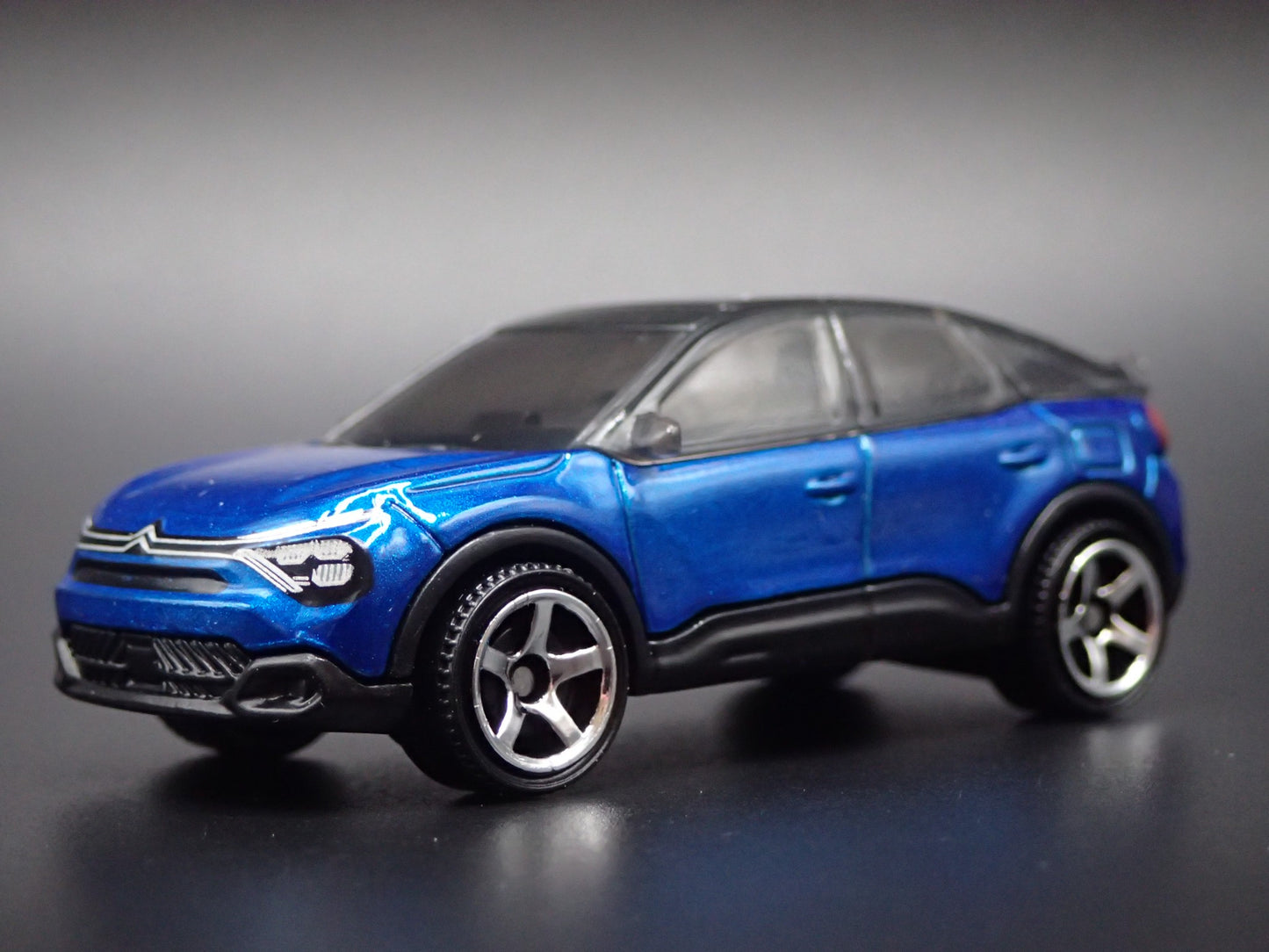 2020-2026 CITROEN E-C4 SUV BLUE 1:64 SCALE COLLECTIBLE DIORAMA DIECAST MODEL CAR