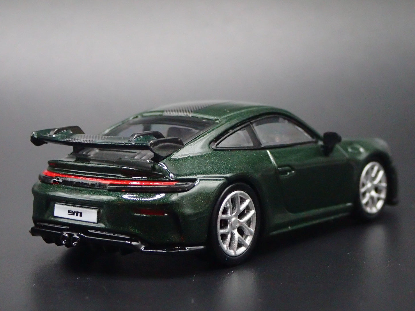 2025-2026 PORSCHE 911 GT3 992.2 GREEN 1:64 SCALE COLLECTIBLE DIECAST MODEL CAR