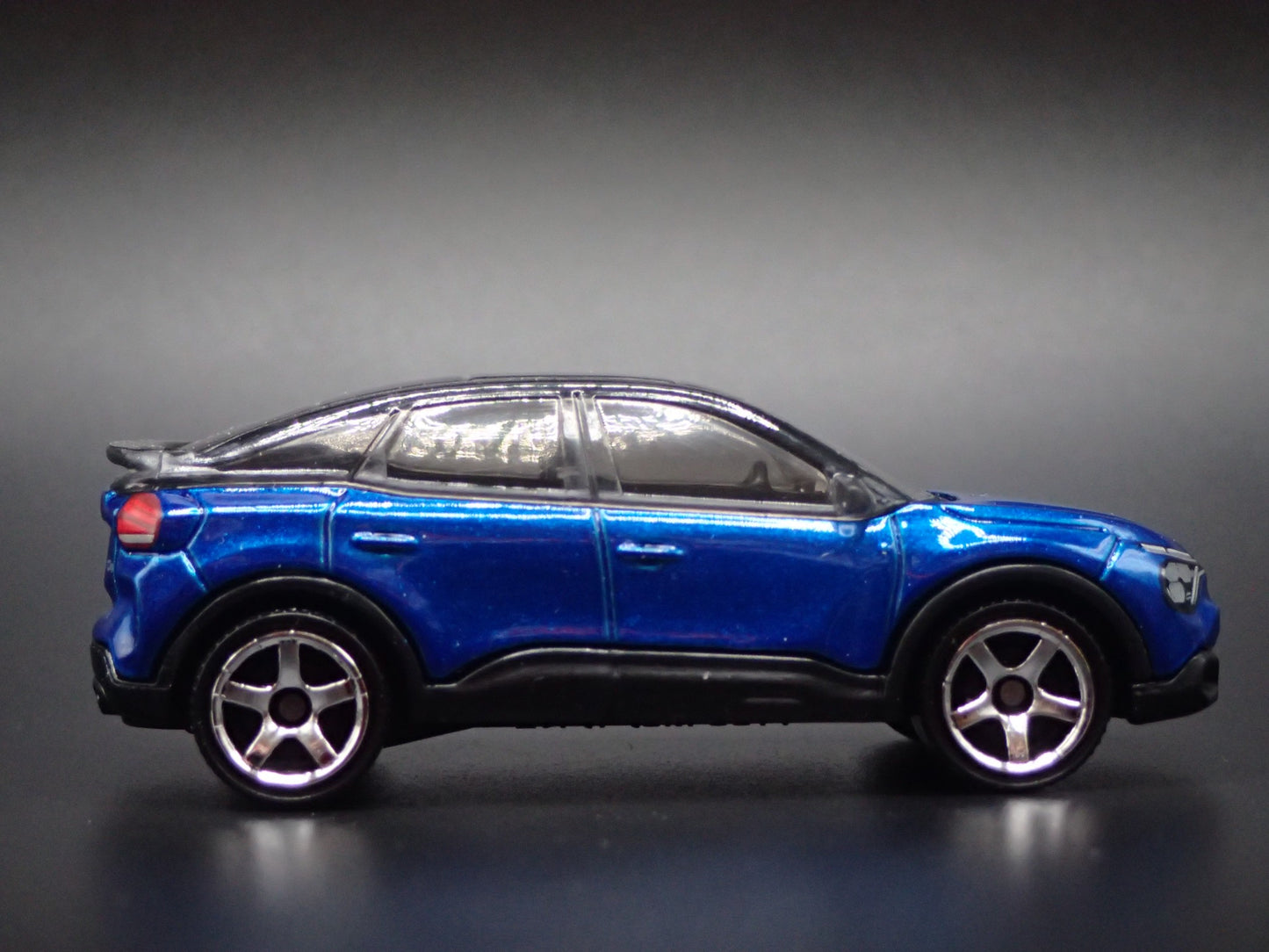 2020-2026 CITROEN E-C4 SUV BLUE 1:64 SCALE COLLECTIBLE DIORAMA DIECAST MODEL CAR