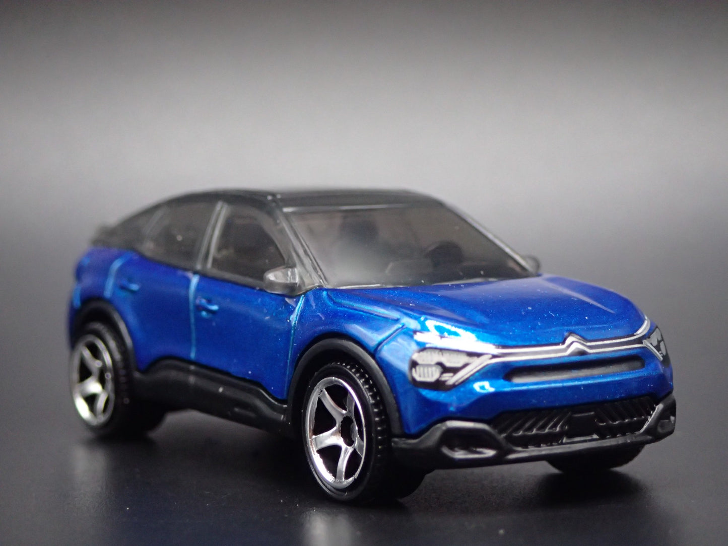 2020-2026 CITROEN E-C4 SUV BLUE 1:64 SCALE COLLECTIBLE DIORAMA DIECAST MODEL CAR