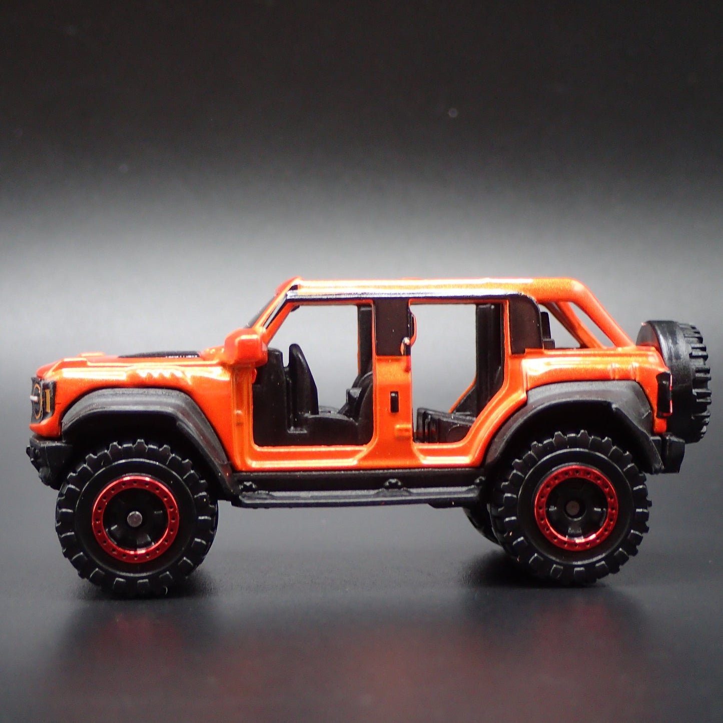2022-2026 FORD BRONCO RAPTOR 4 FOUR DOOR 1:64 SCALE DIORAMA DIECAST MODEL CAR