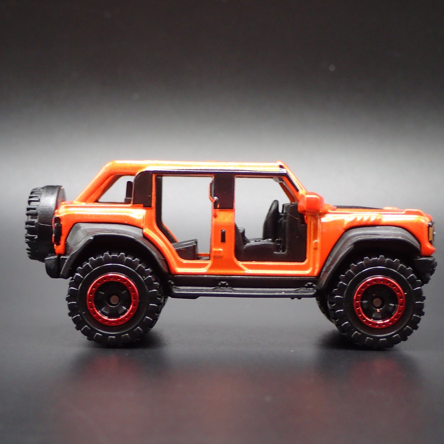2022-2026 FORD BRONCO RAPTOR 4 FOUR DOOR 1:64 SCALE DIORAMA DIECAST MODEL CAR