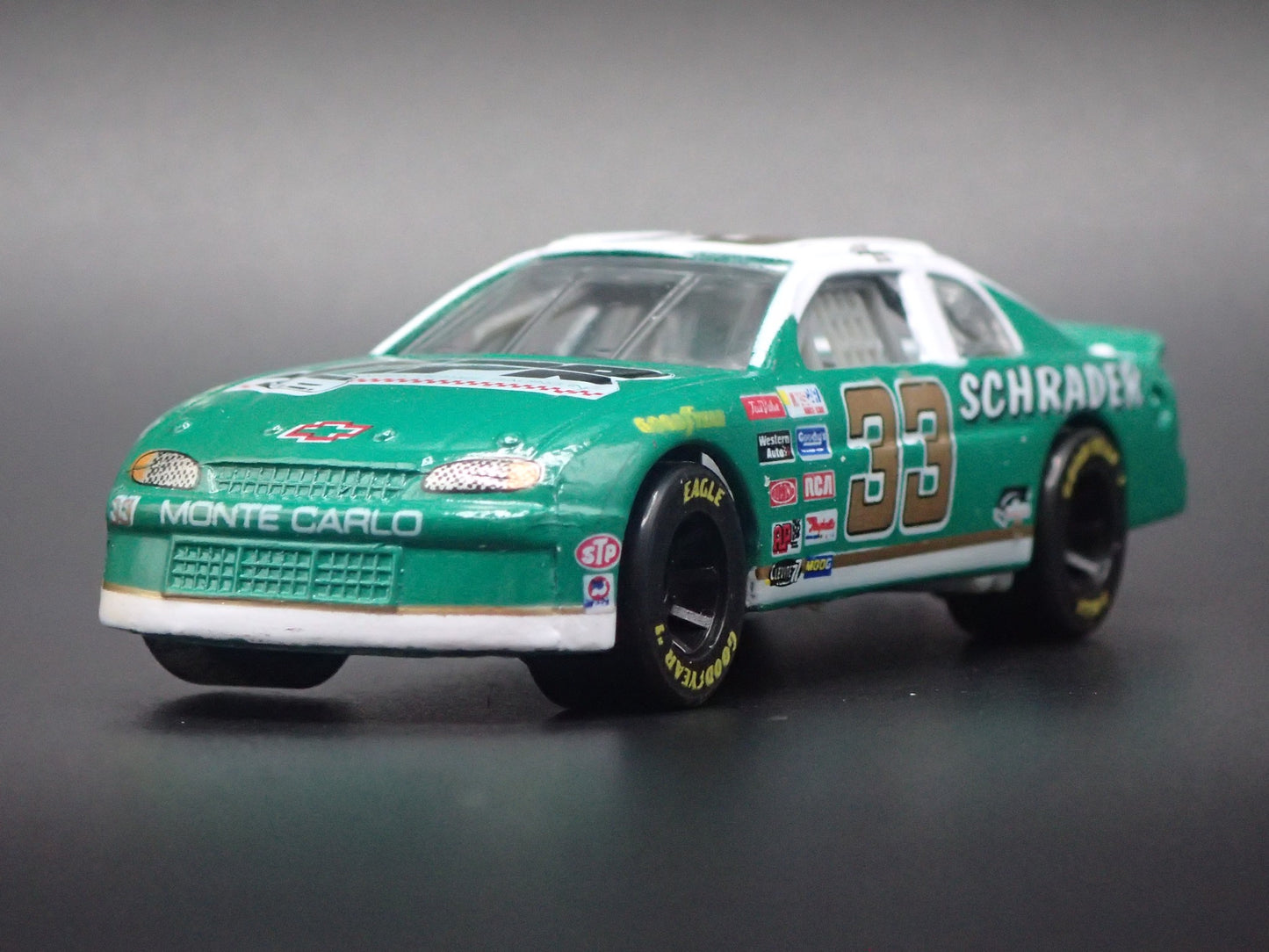 1997 CHEVY CHEVROLET MONTE CARLO 33 KEN SCHRADER NASCAR 1:64 DIECAST MODEL CAR