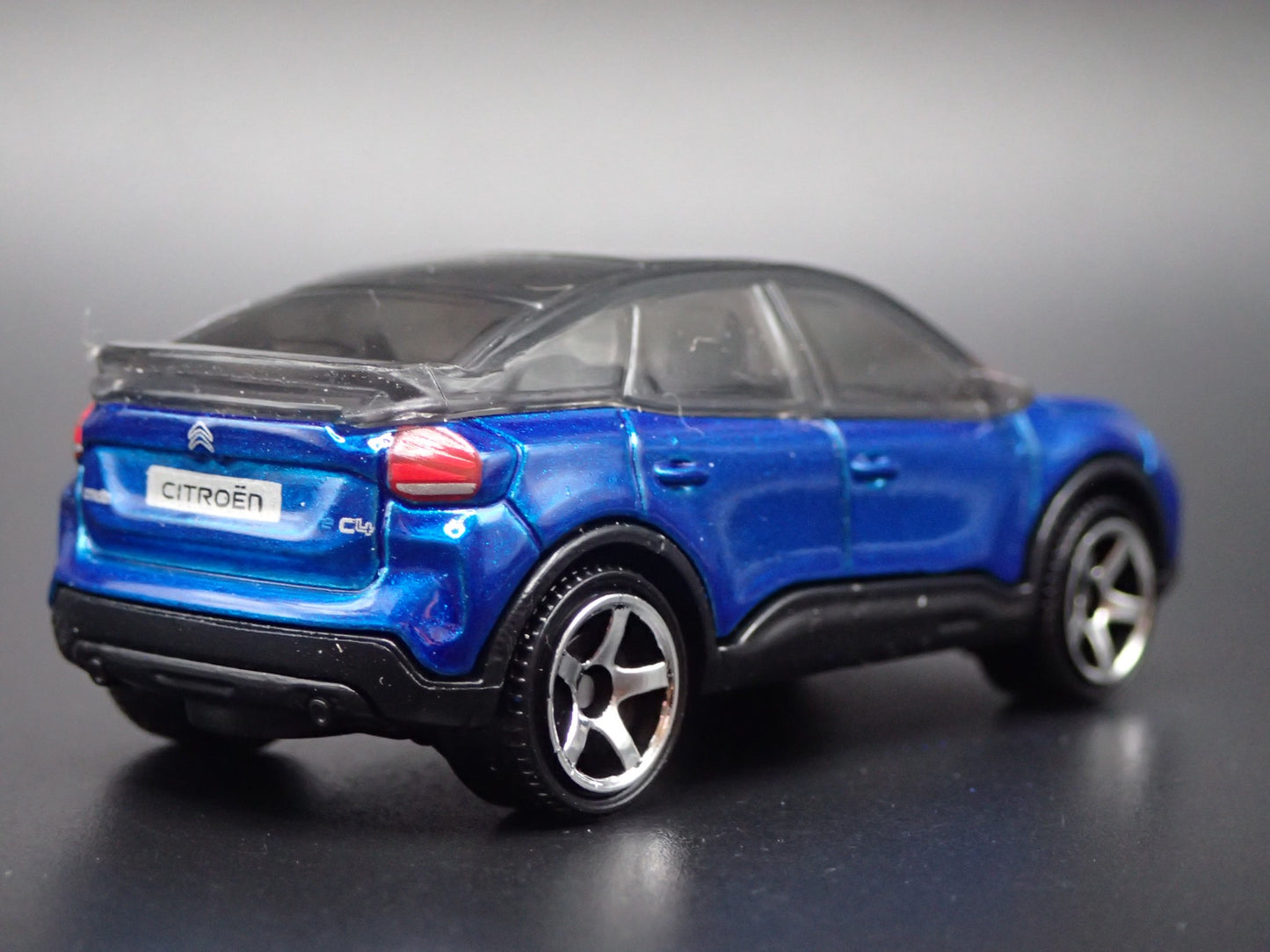 2020-2026 CITROEN E-C4 SUV BLUE 1:64 SCALE COLLECTIBLE DIORAMA DIECAST MODEL CAR