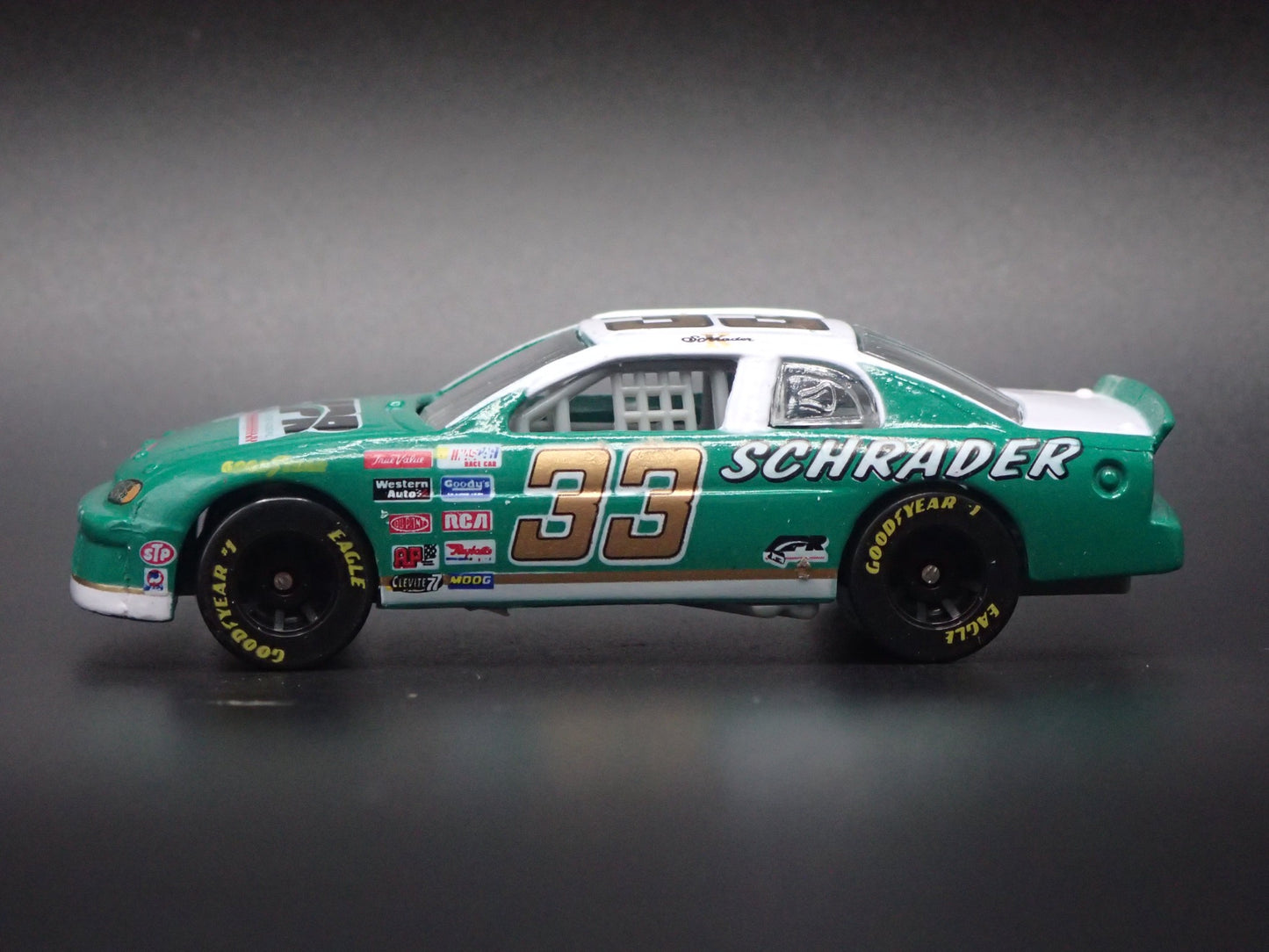 1997 CHEVY CHEVROLET MONTE CARLO 33 KEN SCHRADER NASCAR 1:64 DIECAST MODEL CAR