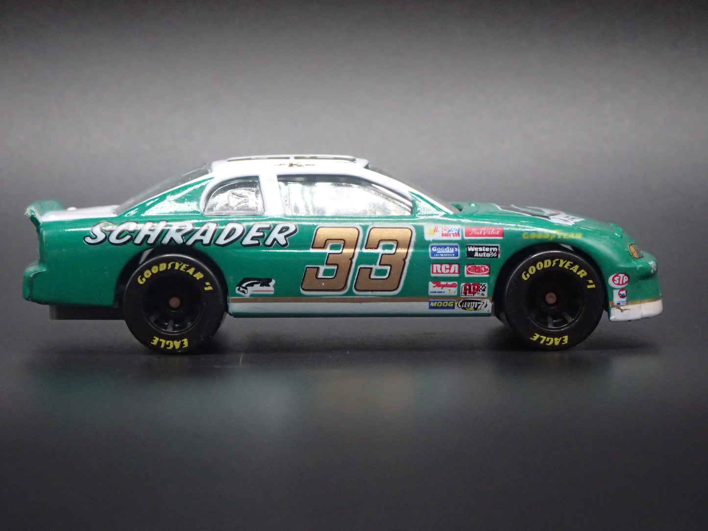 1997 CHEVY CHEVROLET MONTE CARLO 33 KEN SCHRADER NASCAR 1:64 DIECAST MODEL CAR