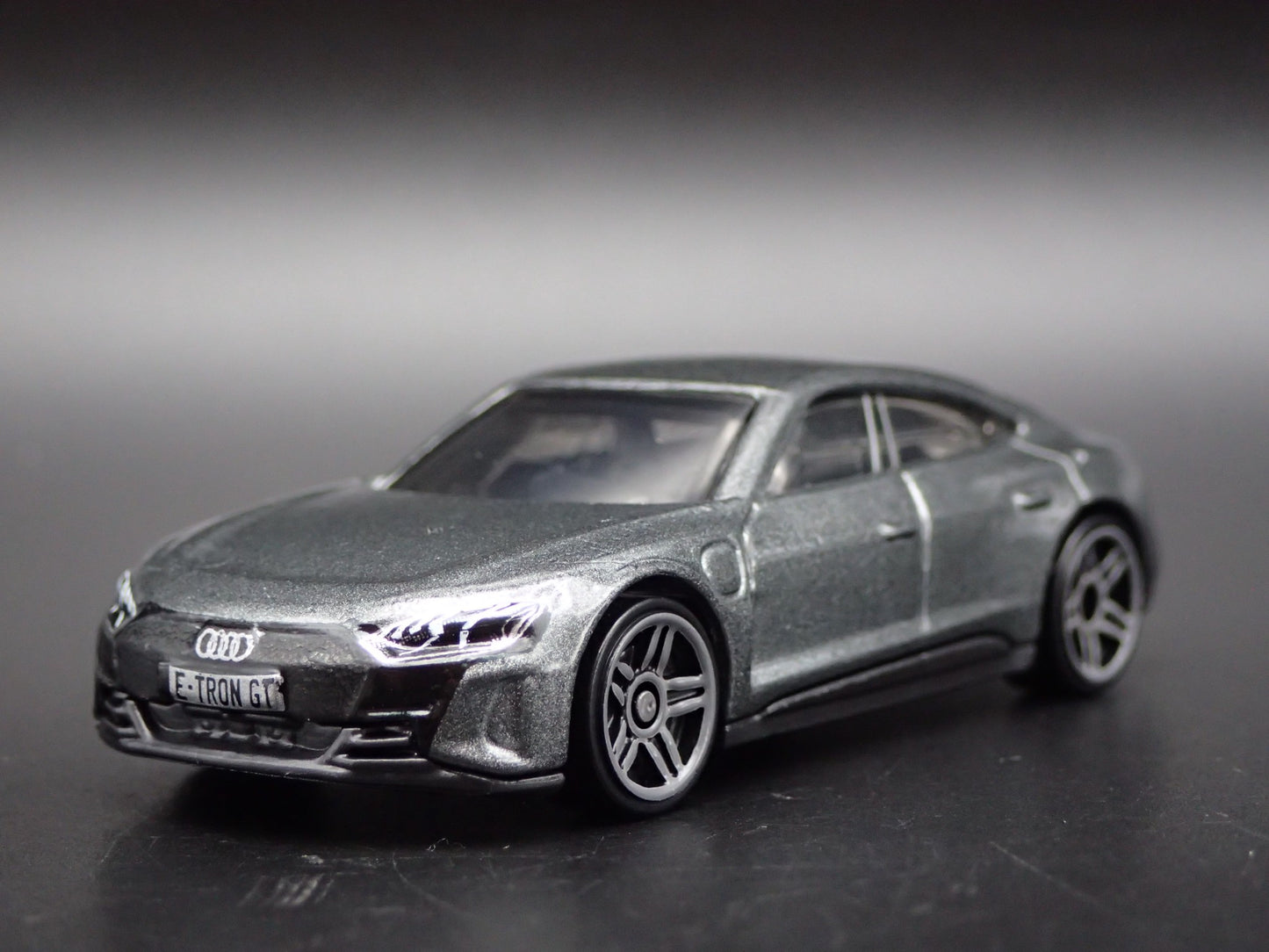 2021-2025 AUDI RS E TRON GT GRAY 1:64 SCALE COLLECTIBLE DIECAST MODEL CAR