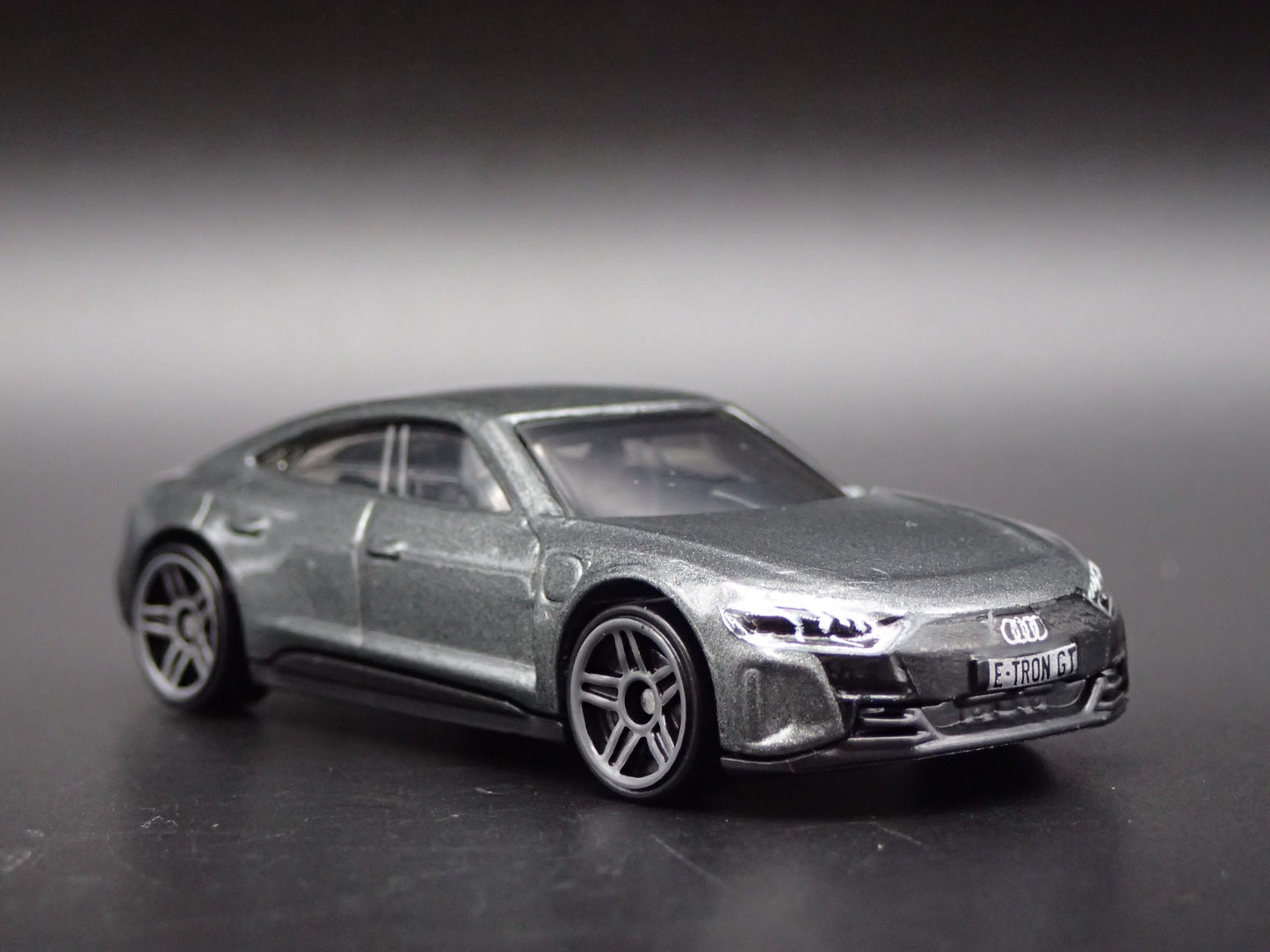 2021-2025 AUDI RS E TRON GT GRAY 1:64 SCALE COLLECTIBLE DIECAST MODEL CAR
