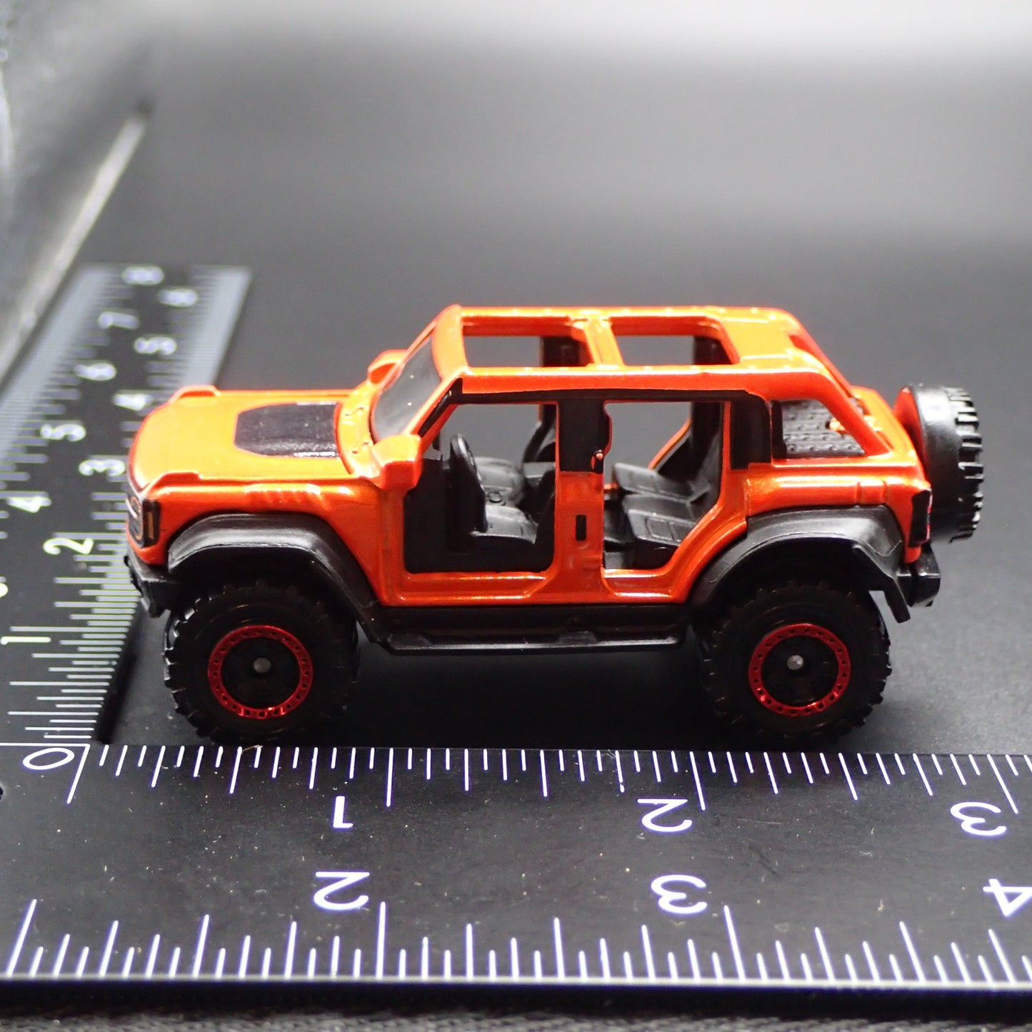 2022-2026 FORD BRONCO RAPTOR 4 FOUR DOOR 1:64 SCALE DIORAMA DIECAST MODEL CAR