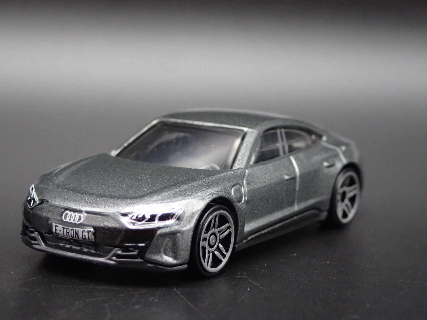 2021-2025 AUDI RS E TRON GT GRAY 1:64 SCALE COLLECTIBLE DIECAST MODEL CAR