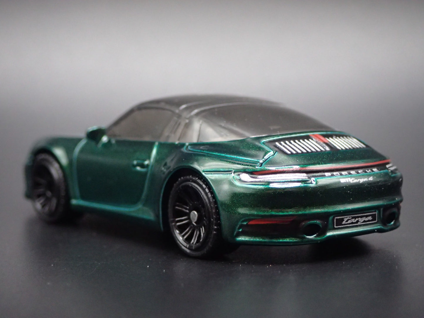 2018-2026 PORSCHE 911 TARGA 4S GREEN 1:64 SCALE COLLECTIBLE DIECAST MODEL CAR