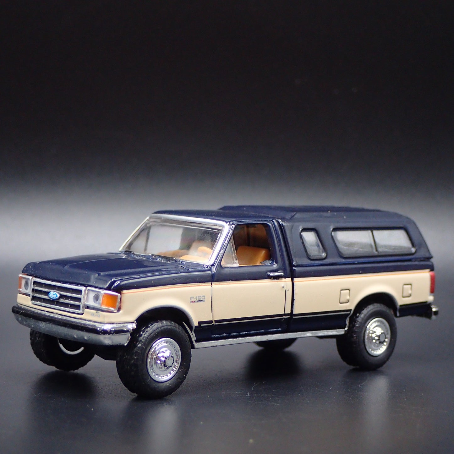 1991 91 FORD F150 XLT LARIAT PICKUP TRUCK W SHELL 1:64 SCALE DIECAST MODEL CAR