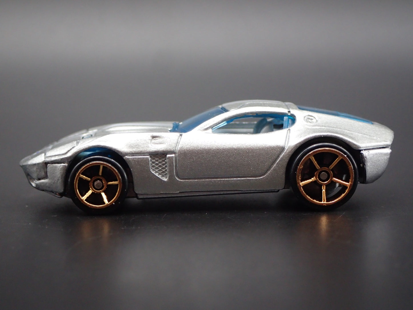 2005 05 FORD SHELBY GR1 CONCEPT SILVER 1:64 SCALE COLLECTIBLE DIECAST MODEL CAR