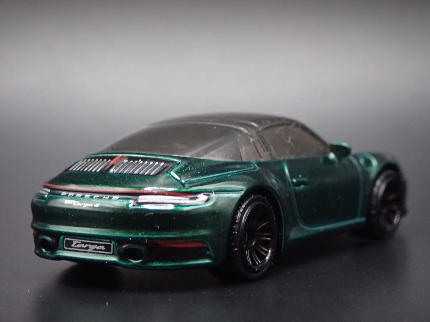 2018-2026 PORSCHE 911 TARGA 4S GREEN 1:64 SCALE COLLECTIBLE DIECAST MODEL CAR