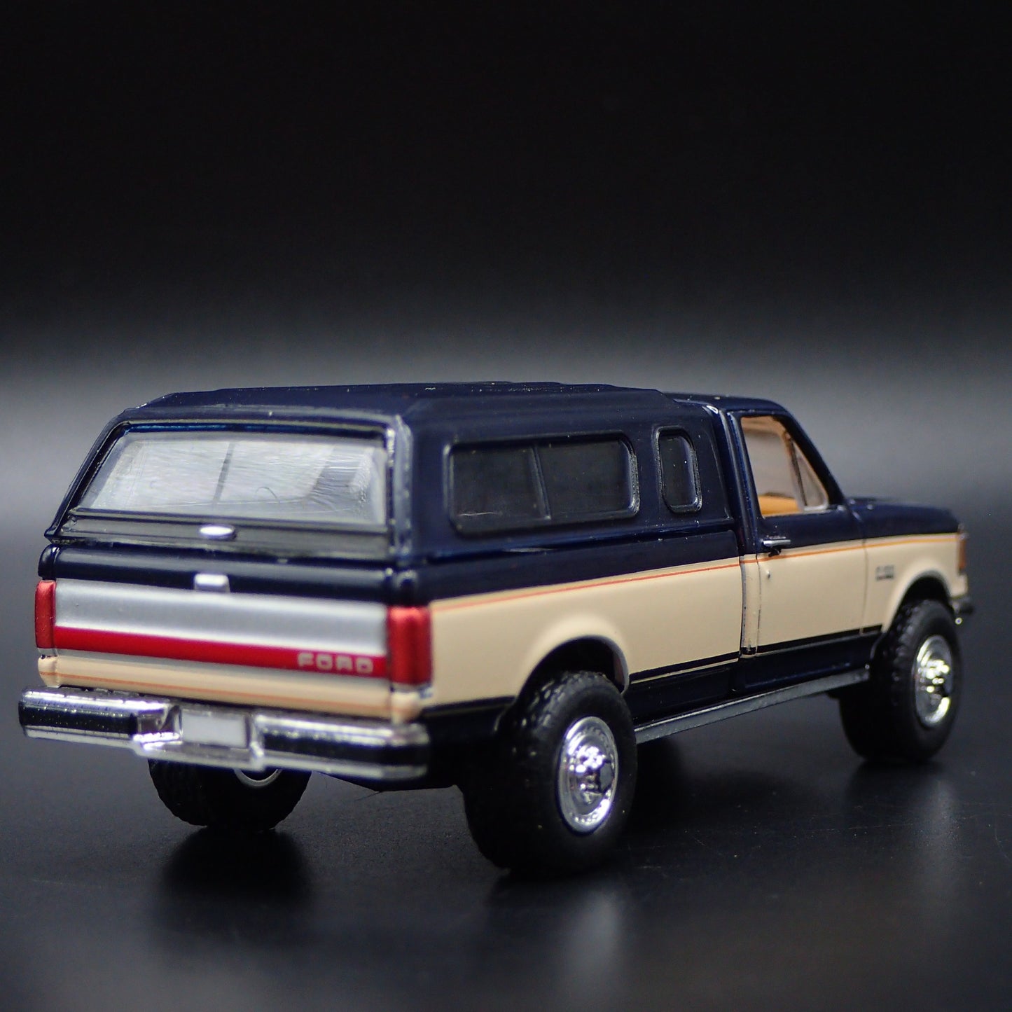 1991 91 FORD F150 XLT LARIAT PICKUP TRUCK W SHELL 1:64 SCALE DIECAST MODEL CAR