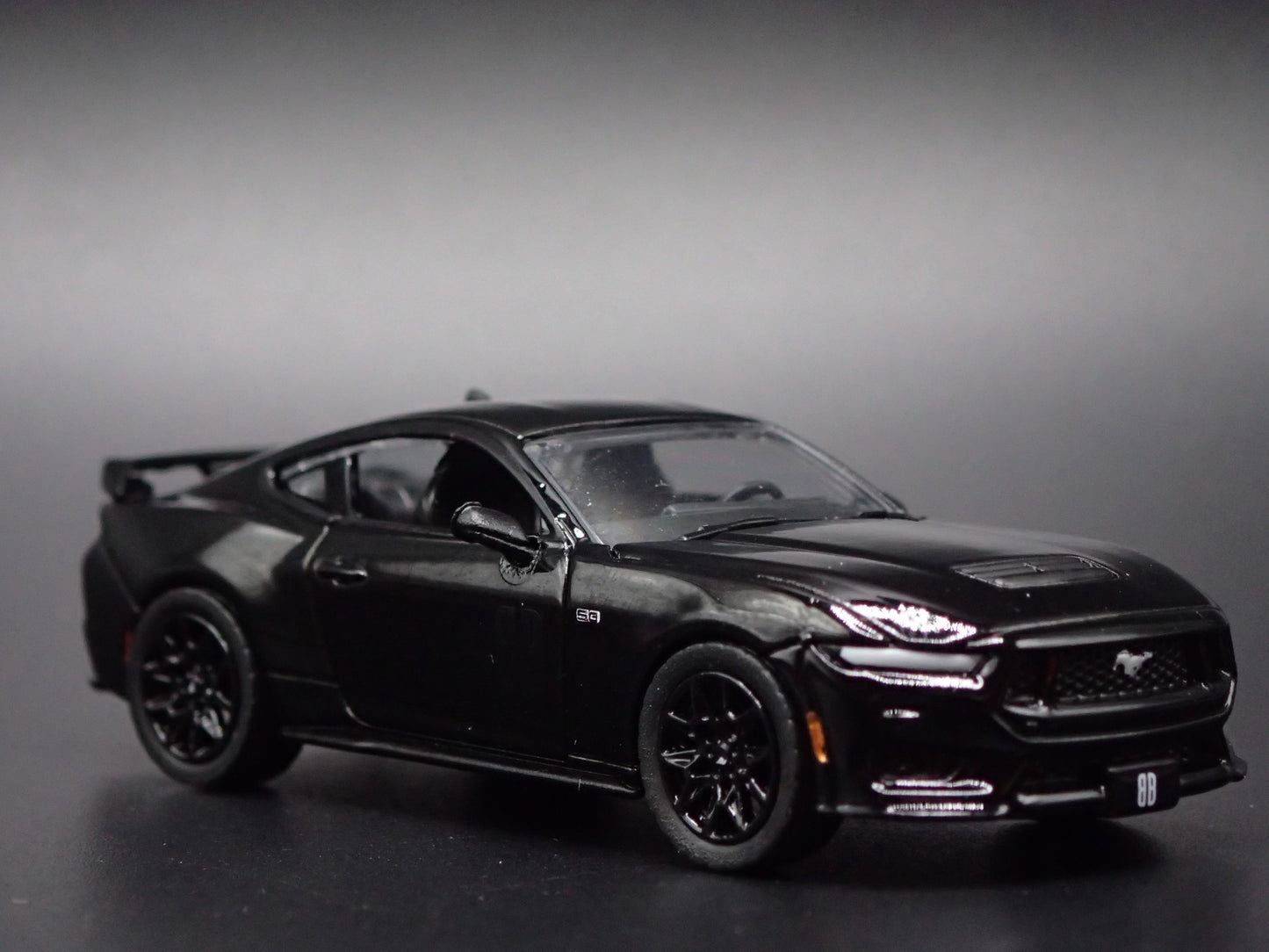 2024-2025 FORD MUSTANG GT COUPE BLACK 1:64 SCALE DIORAMA DIECAST MODEL CAR