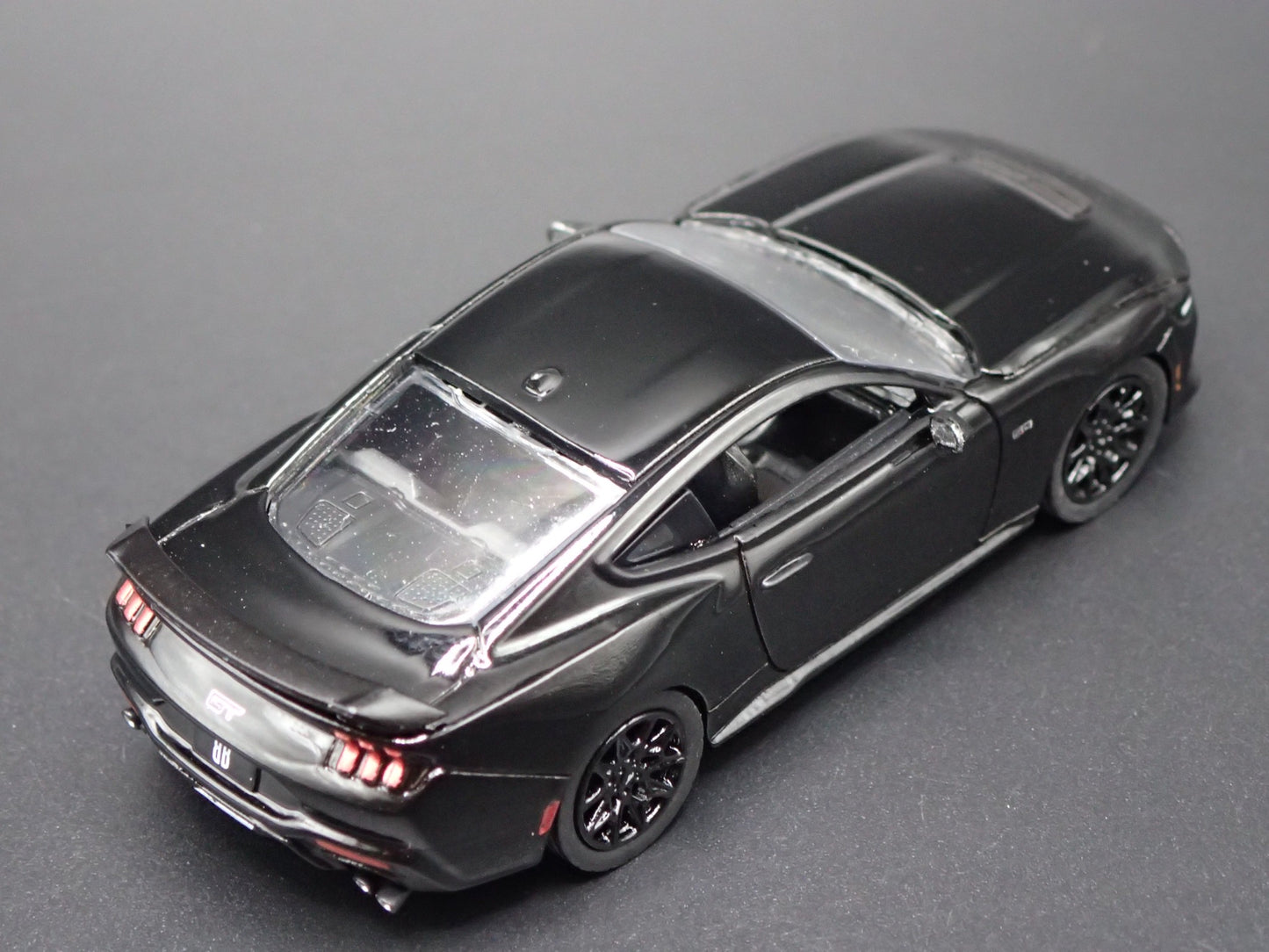 2024-2025 FORD MUSTANG GT COUPE BLACK 1:64 SCALE DIORAMA DIECAST MODEL CAR