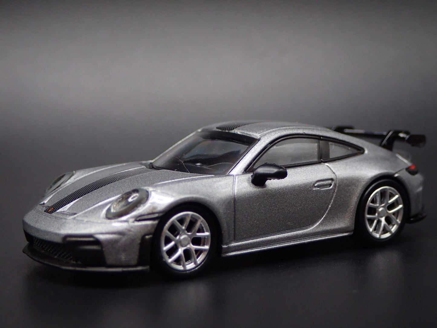 2025-2026 PORSCHE 911 GT3 992.2 SILVER 1:64 SCALE COLLECTIBLE DIECAST MODEL CAR