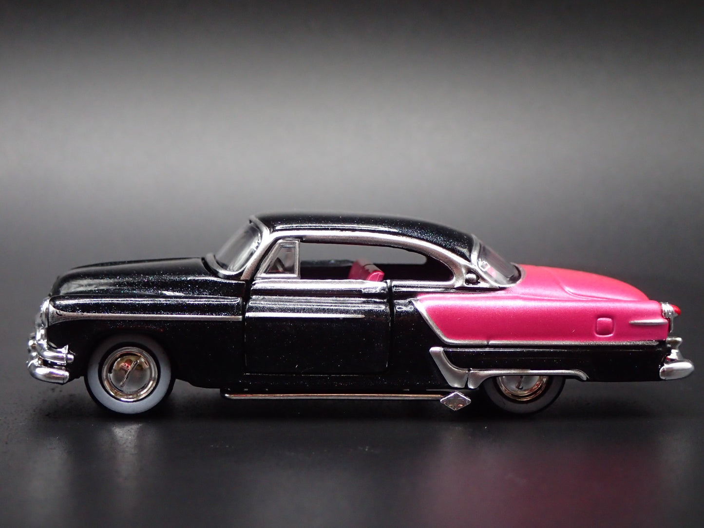 1953 53 OLDS OLDSMOBILE 98 RARE 1:64 SCALE COLLECTIBLE DIORAMA DIECAST MODEL CAR