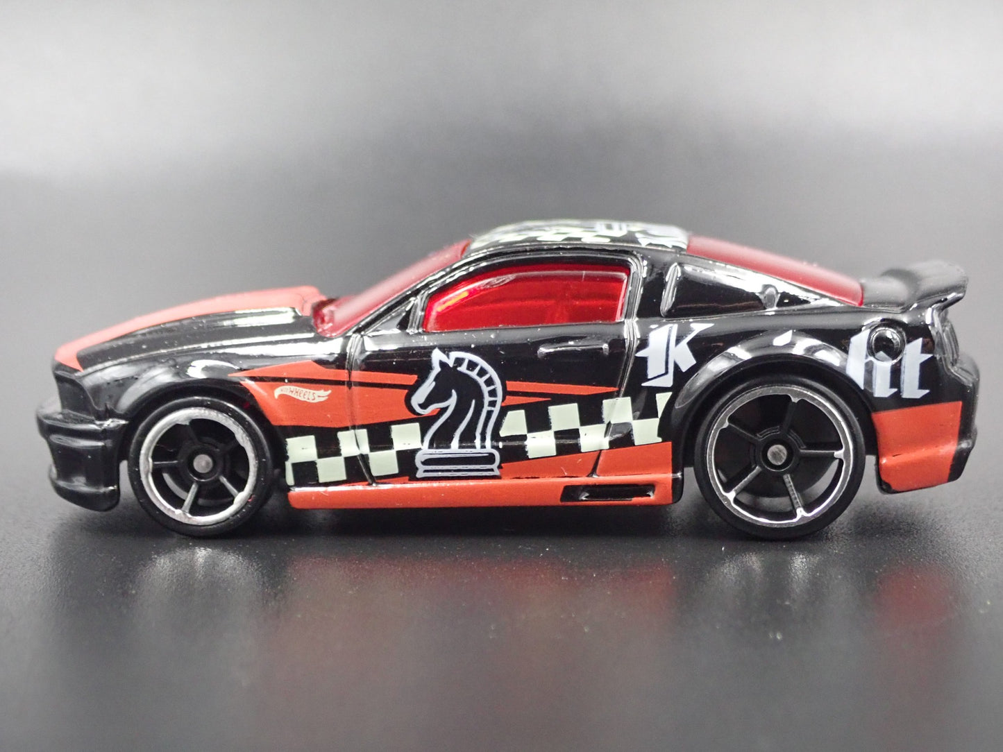 2005- 2009 FORD MUSTANG GT BLACK RARE 1:64 SCALE COLLECTIBLE DIECAST MODEL CAR