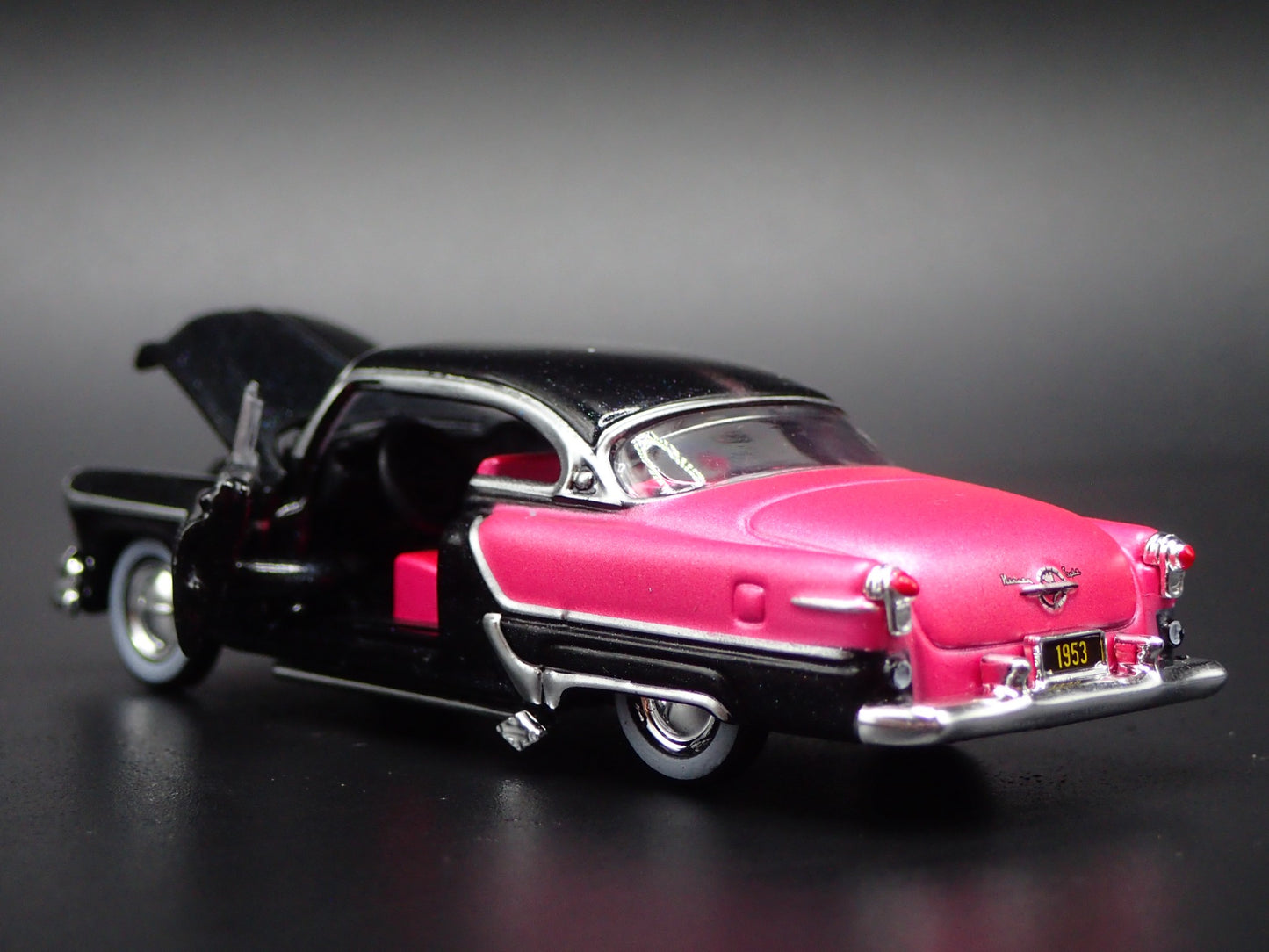 1953 53 OLDS OLDSMOBILE 98 RARE 1:64 SCALE COLLECTIBLE DIORAMA DIECAST MODEL CAR