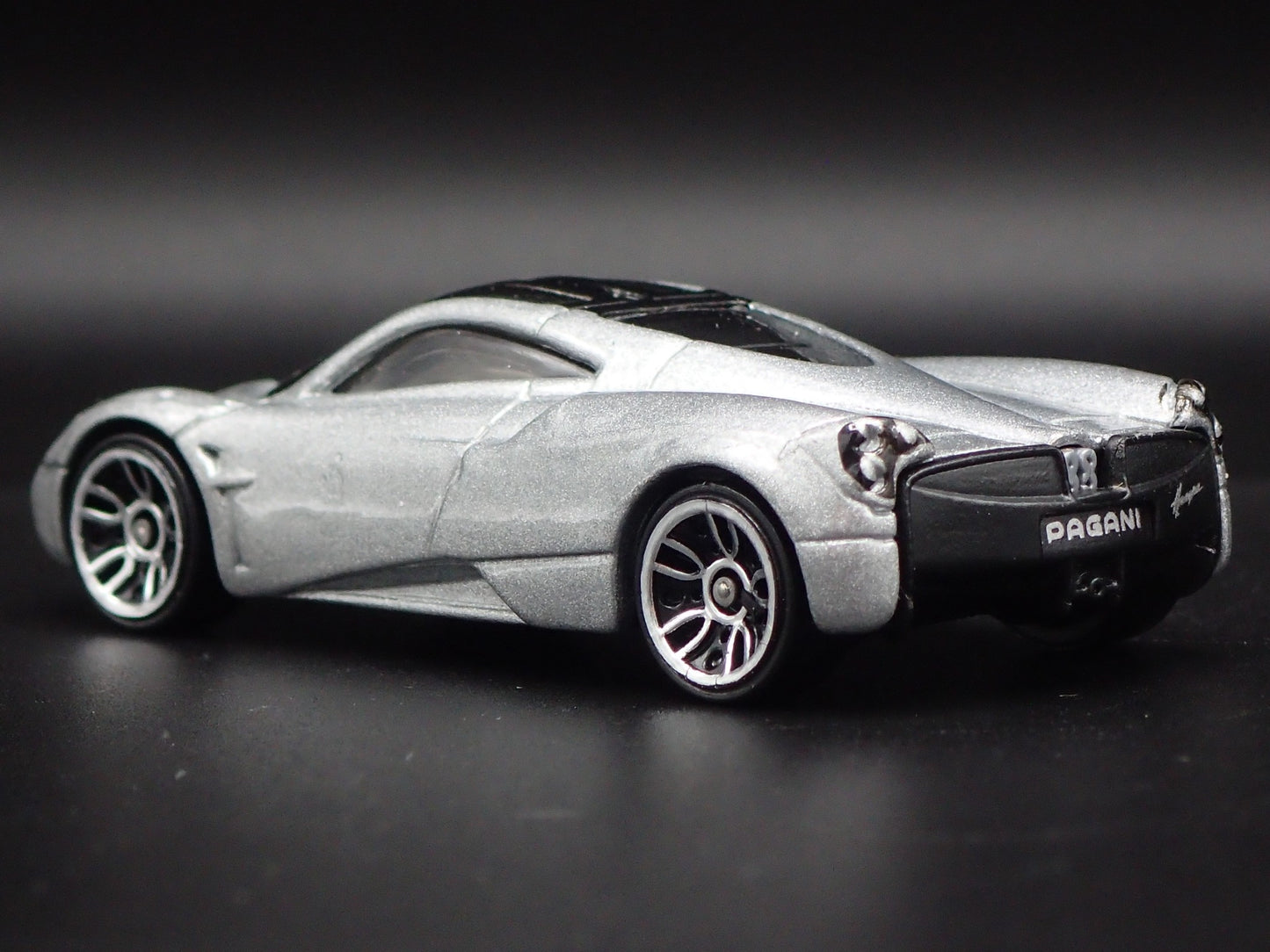 2011-2018 PAGANI HUAYRA SUPER CAR SILVER 1/64 SCALE DIORAMA DIECAST MODEL CAR