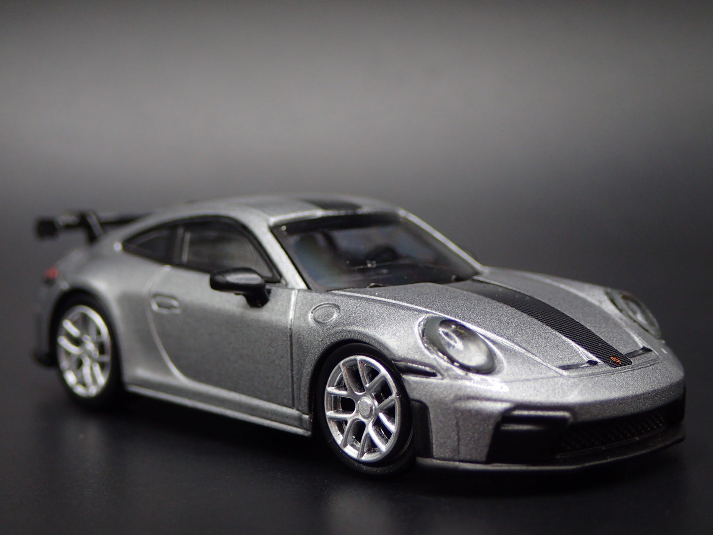2025-2026 PORSCHE 911 GT3 992.2 SILVER 1:64 SCALE COLLECTIBLE DIECAST MODEL CAR